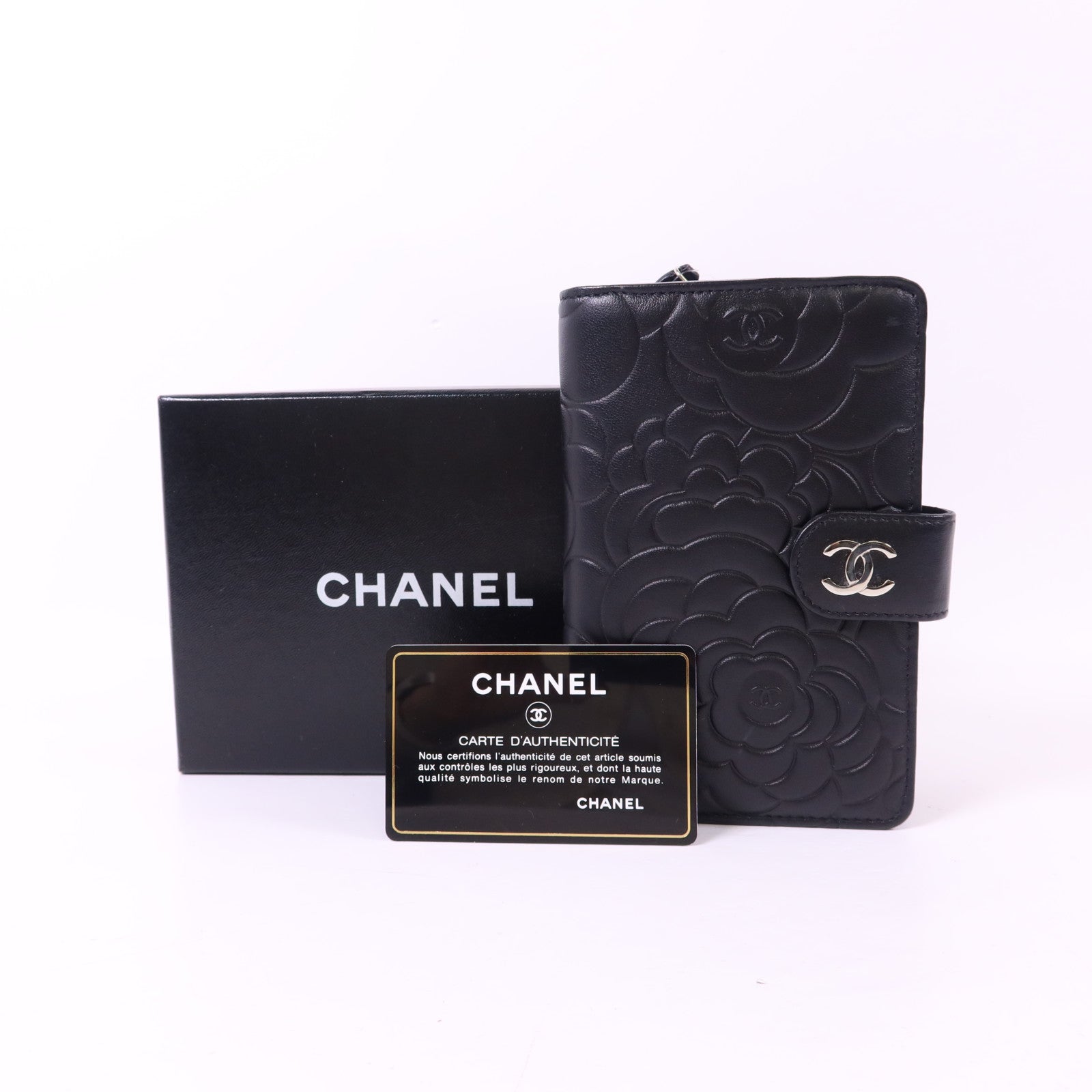 CHANEL 羊皮皮革Camellia Wallet銀扣錢包