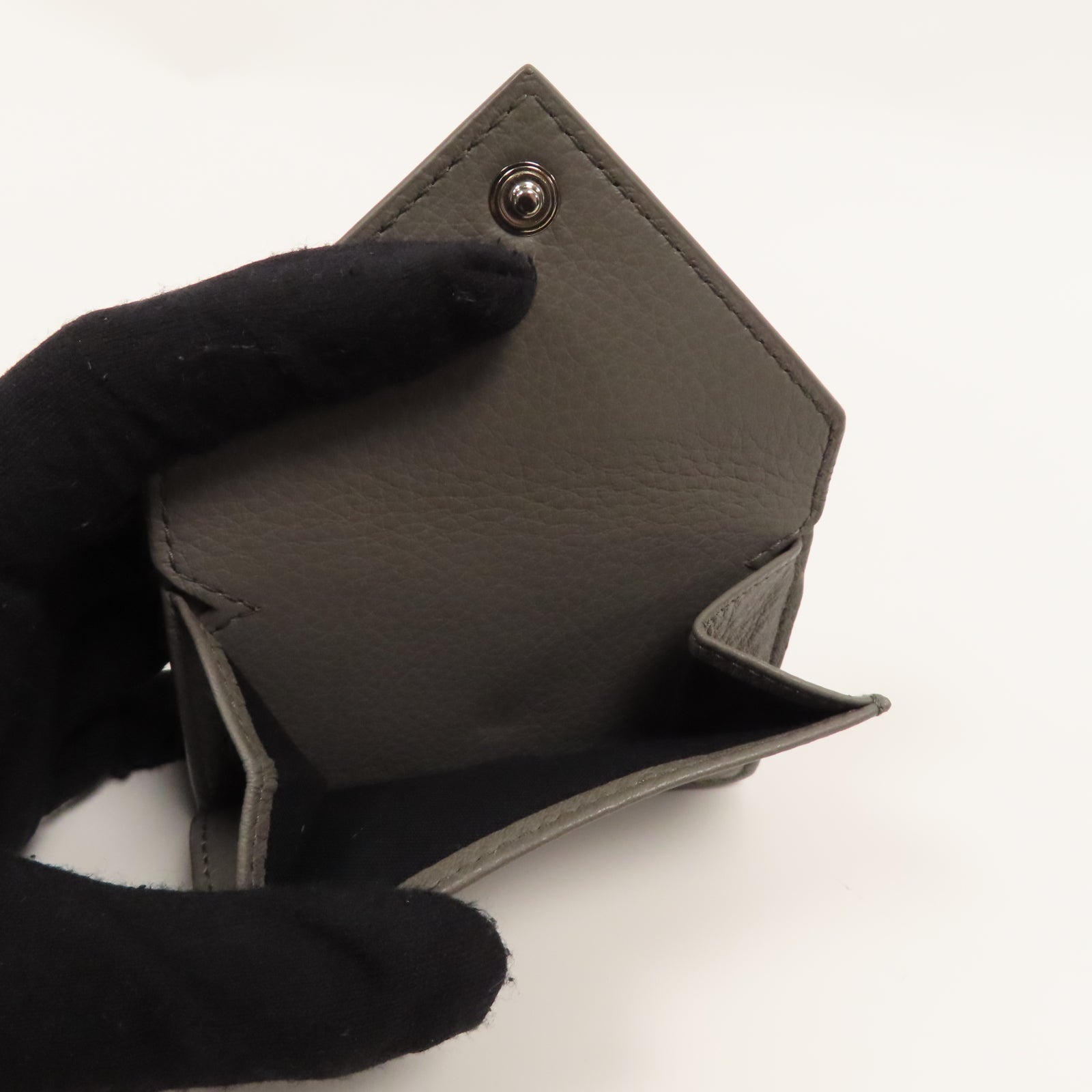 BALENCIAGA 牛皮皮革Wallet銀扣錢包灰色
