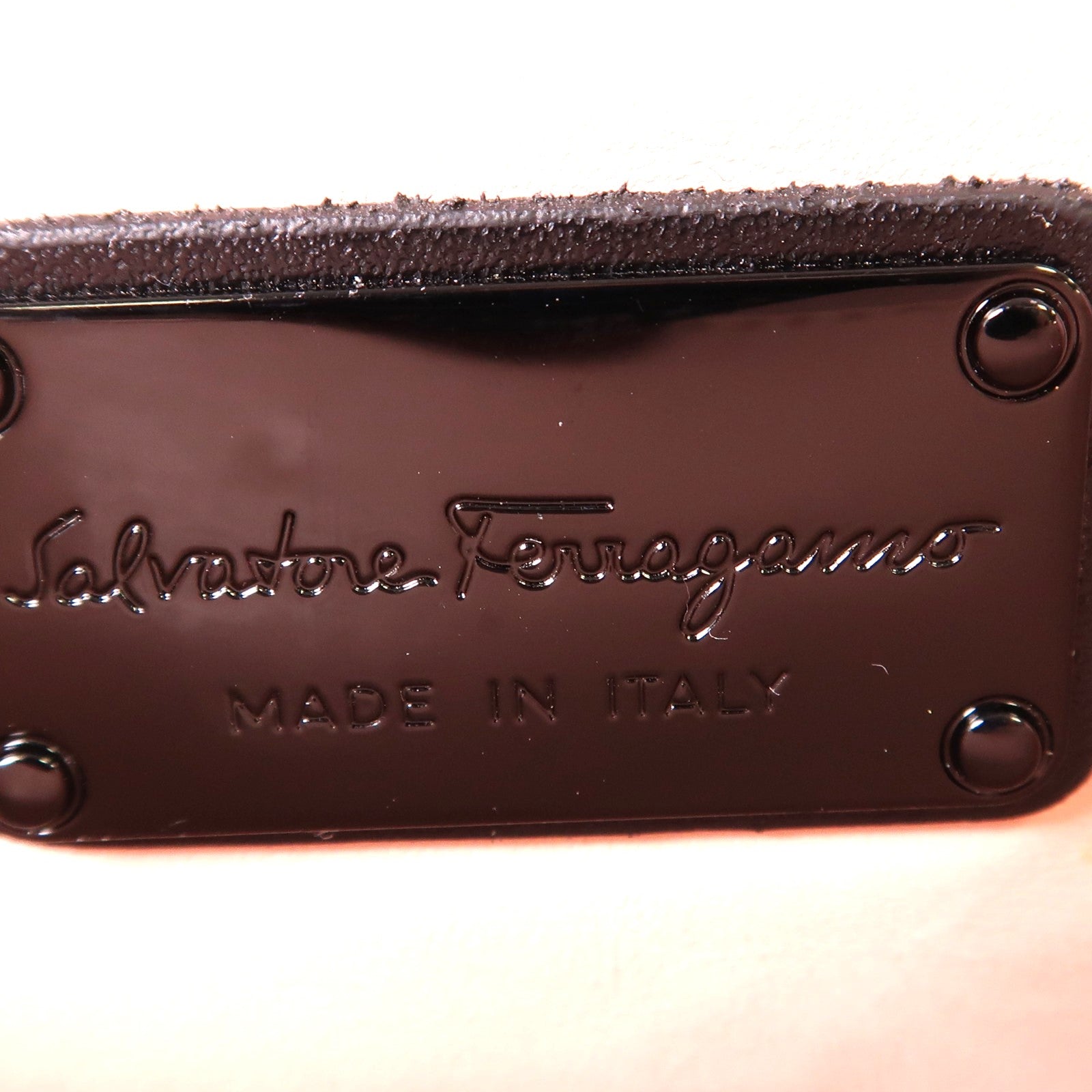 Salvatore Ferragamo 牛皮皮革Chain Shoulder鏈帶肩背袋