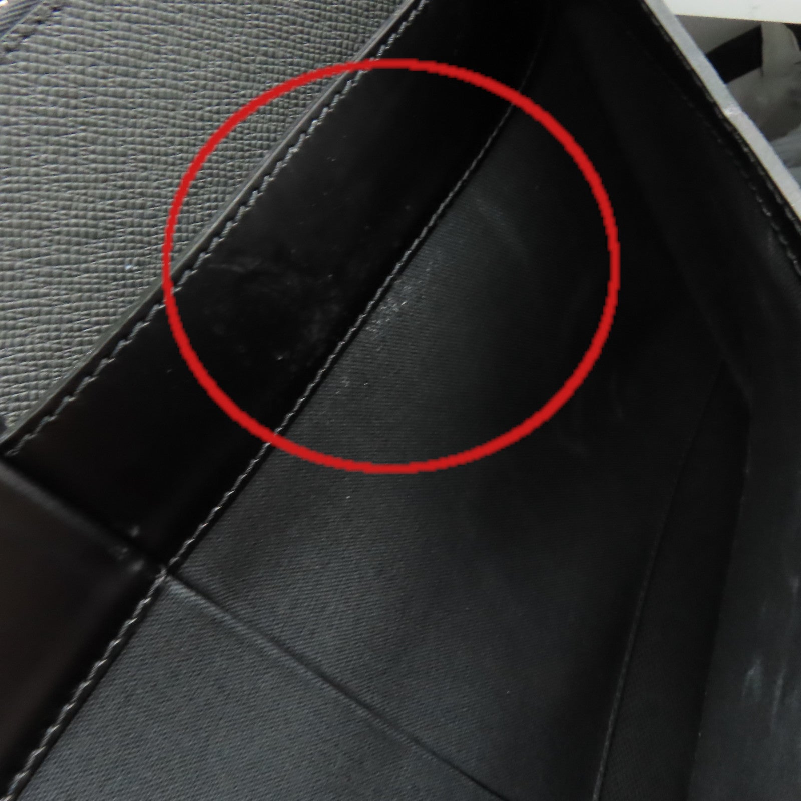 LOUIS VUITTON Taiga Robusto 2 Business Bag銀扣公事袋黑色