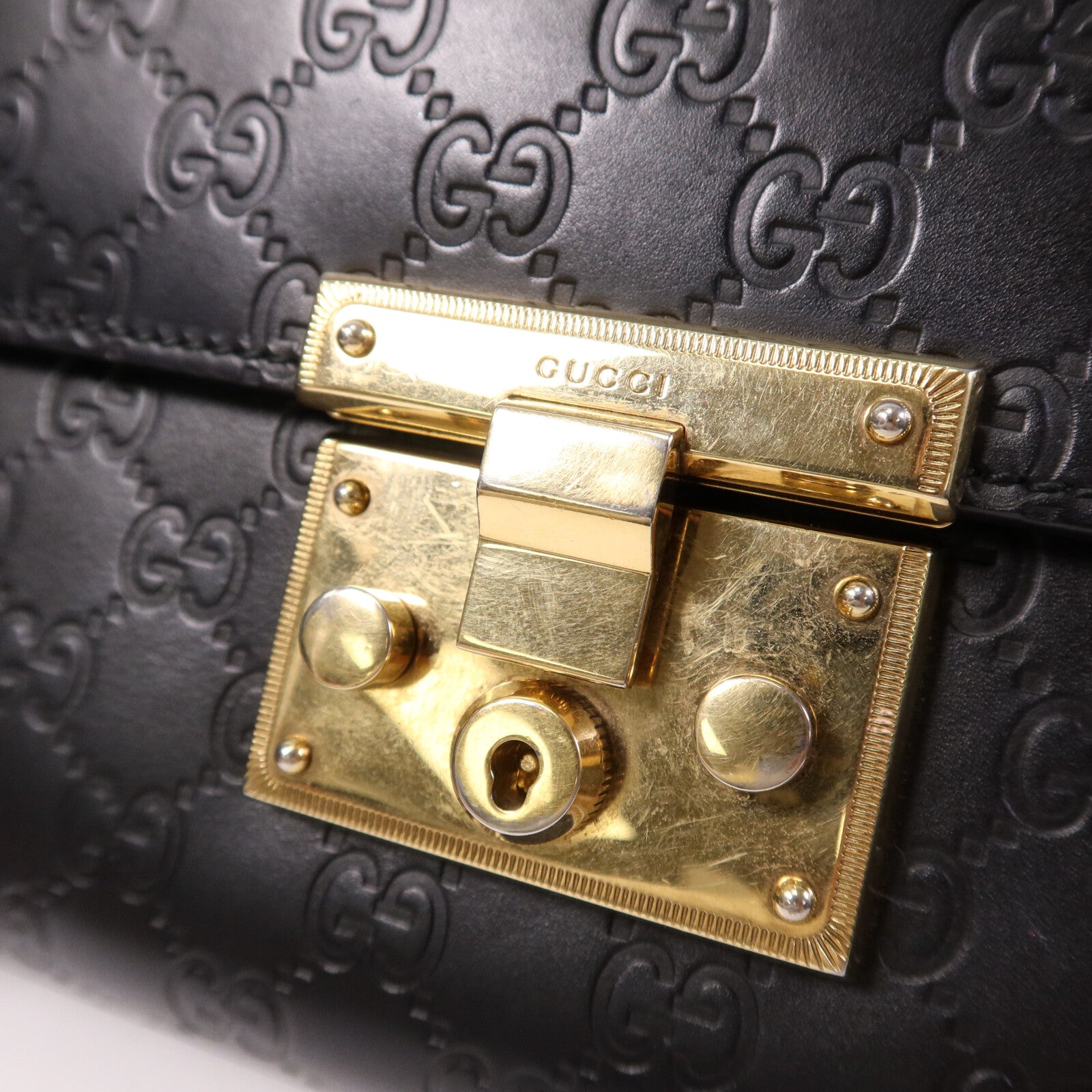 GUCCI 【激減優惠】牛皮皮革Padlock Medium金扣鏈帶肩背袋