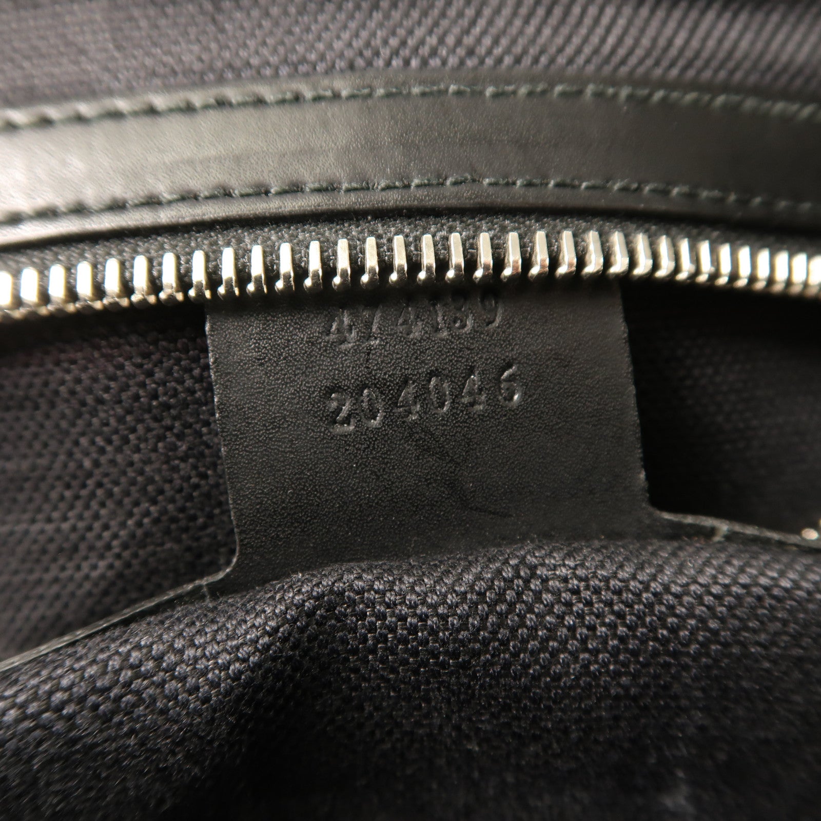 GUCCI 塗層帆布Messenger Bag銀扣肩背袋