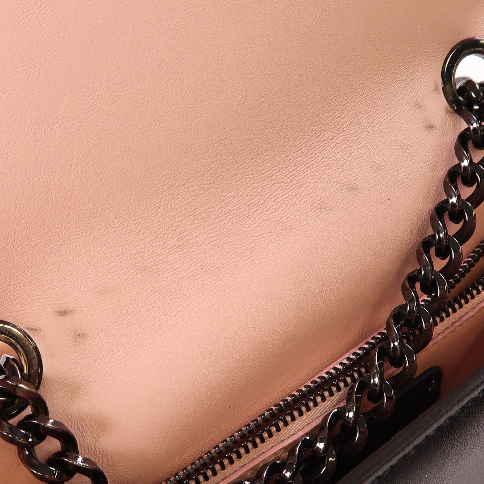 Salvatore Ferragamo 牛皮皮革Chain Shoulder鏈帶肩背袋