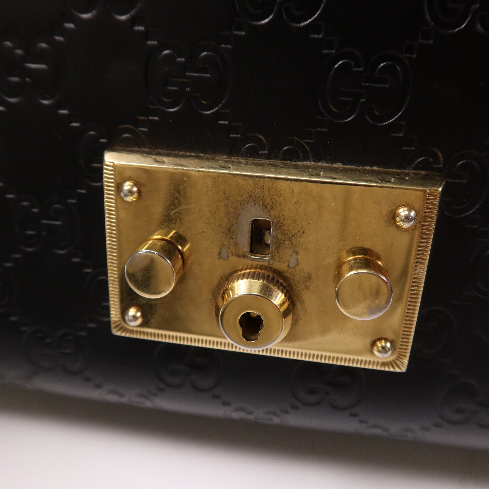 GUCCI 【激減優惠】牛皮皮革Padlock Medium金扣鏈帶肩背袋