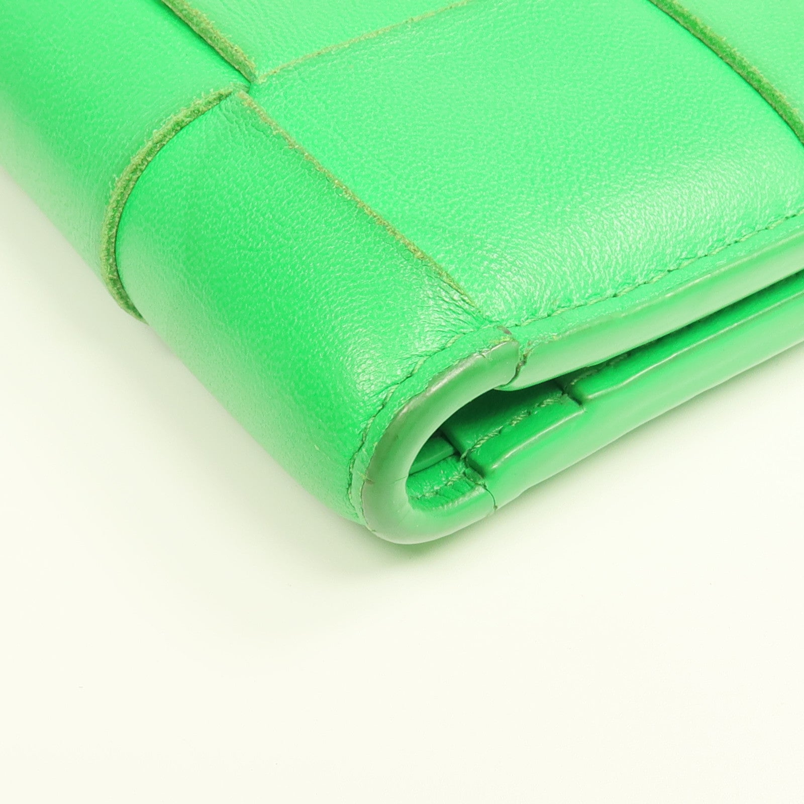 BOTTEGA VENETA 羊皮皮革Wallet金扣錢包
