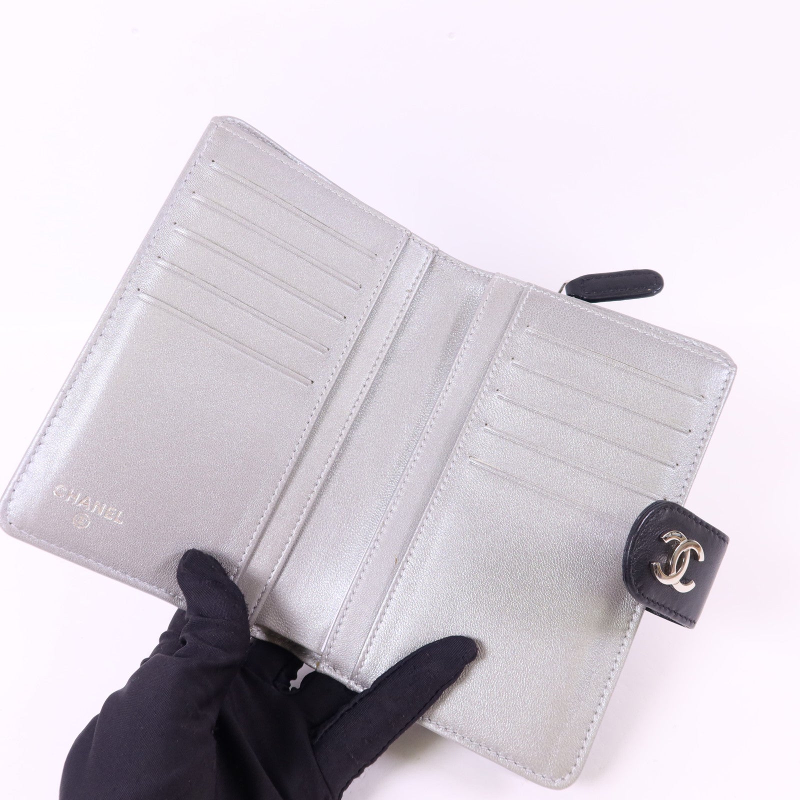 CHANEL 羊皮皮革Camellia Wallet銀扣錢包