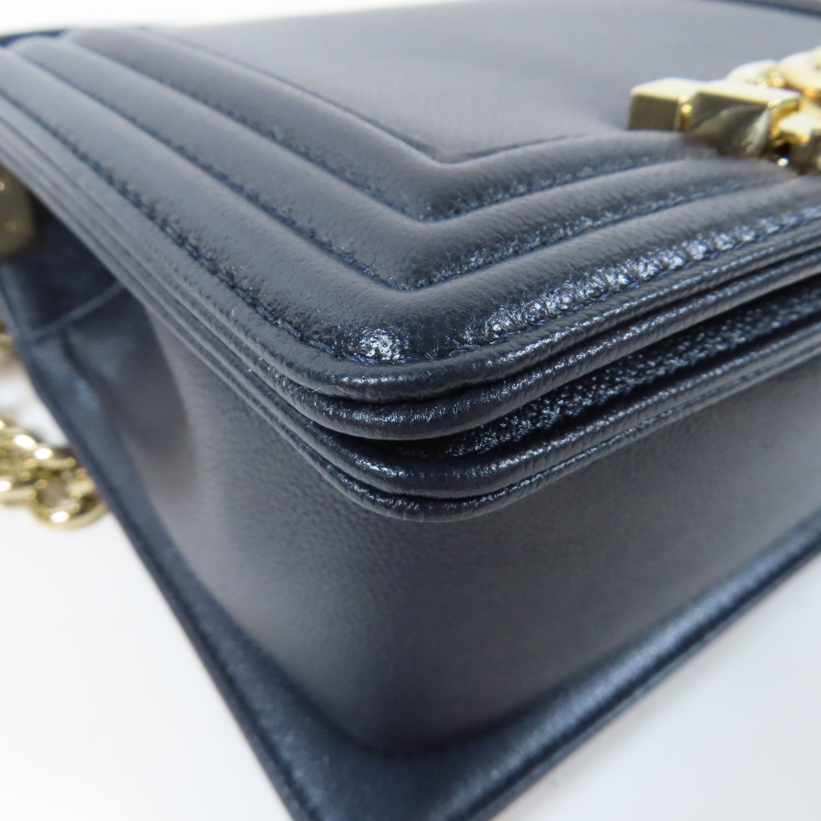 CHANEL Caviar皮革Mini Boy金扣肩背袋深藍色