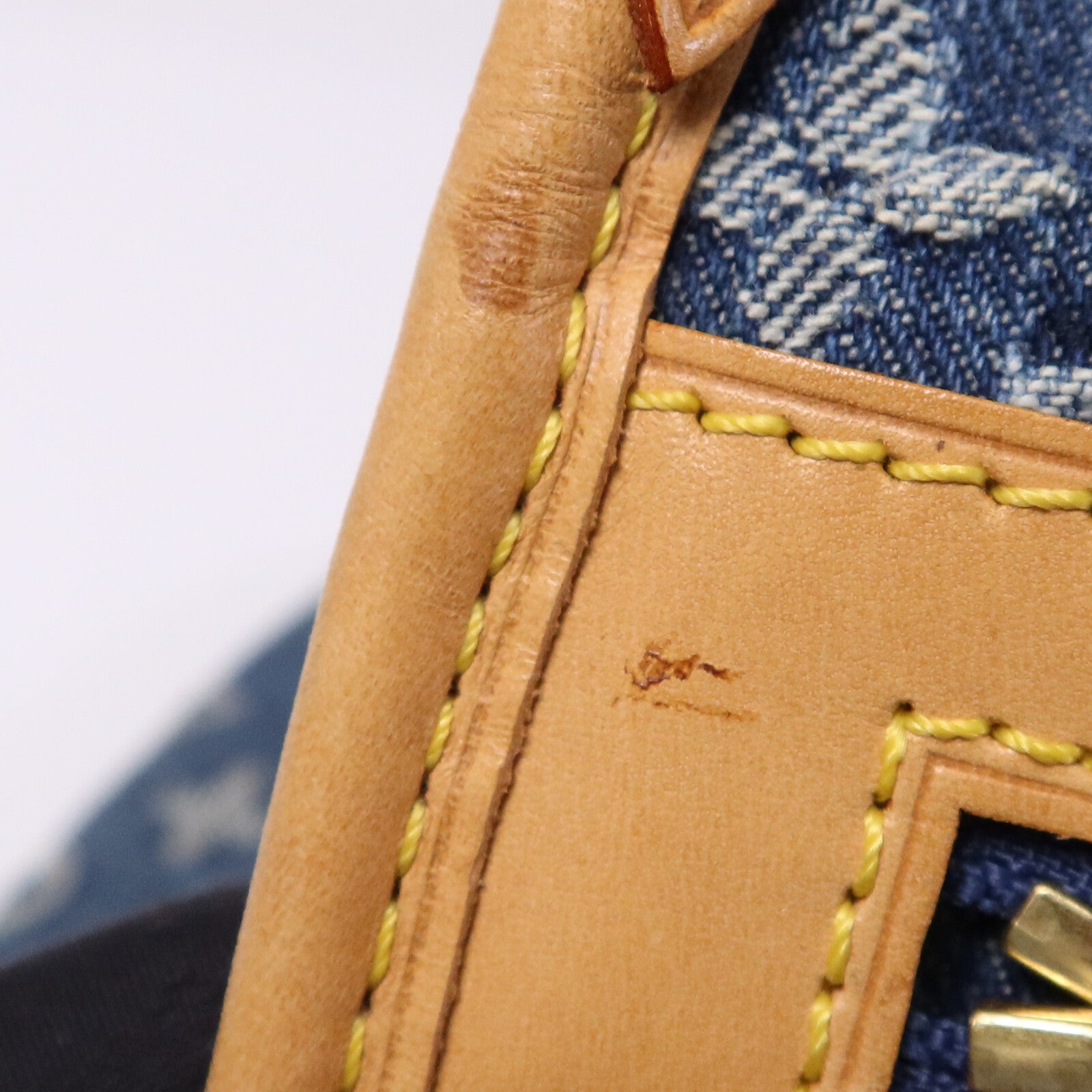 LOUIS VUITTON Monogram Denim Flat Shopper金扣手挽袋