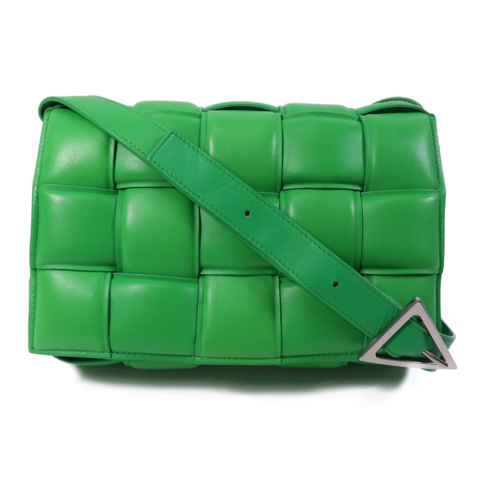 BOTTEGA VENETA 牛皮皮革Casstte Padded銀扣肩背袋