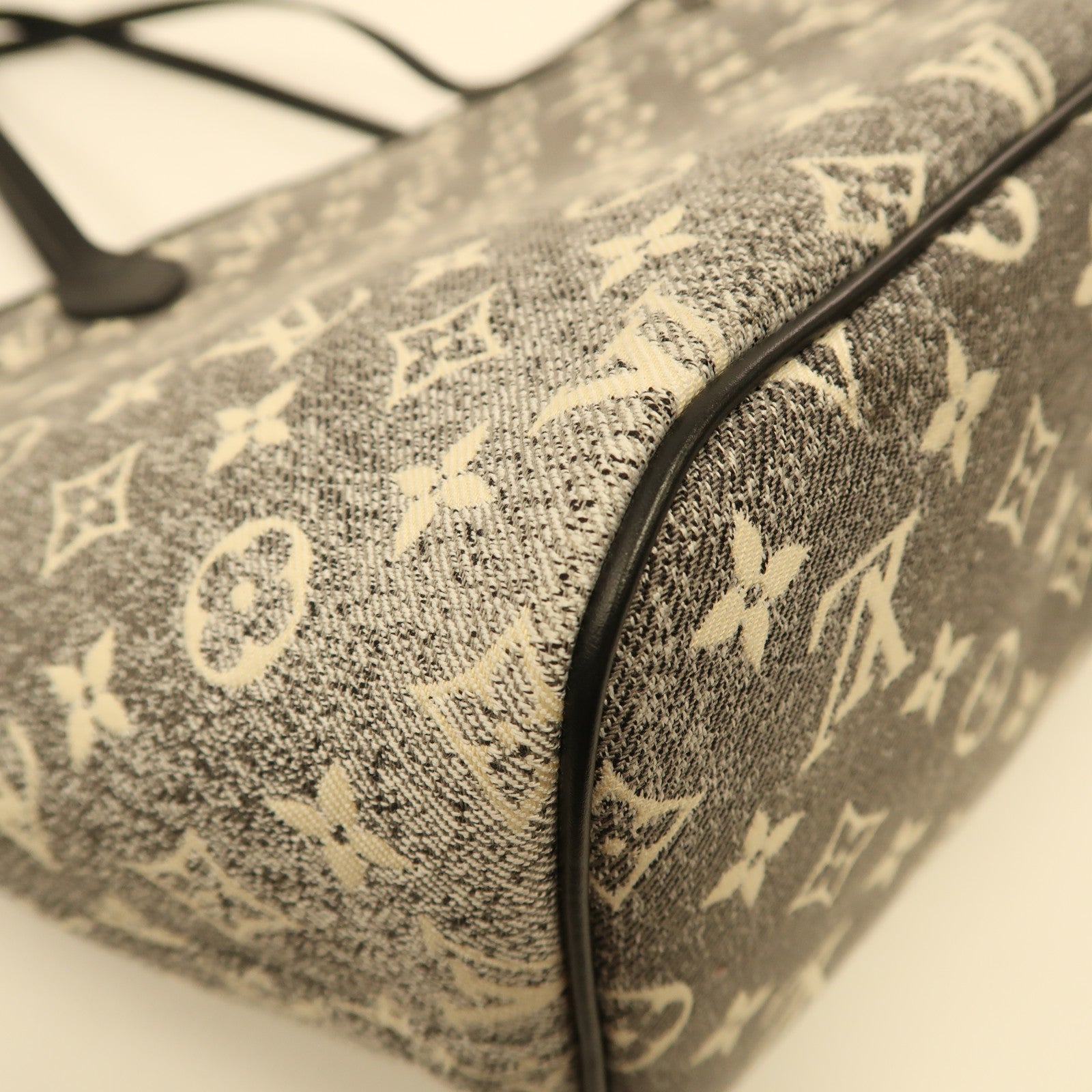 LOUIS VUITTON Monogram Jaquard Denim Neverfull MM銀扣手挽袋灰色/白色