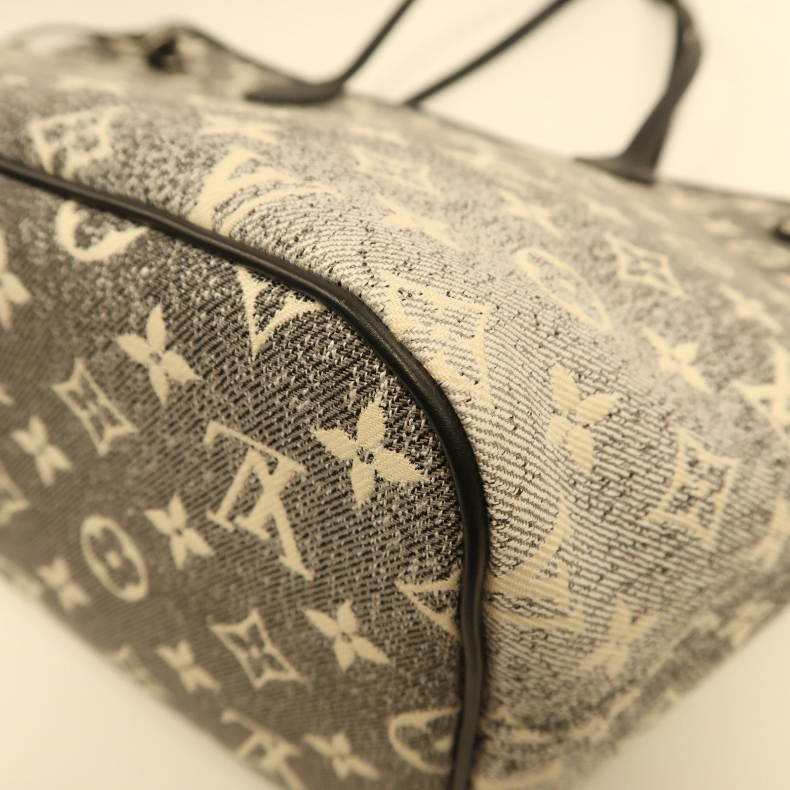 LOUIS VUITTON Monogram Jaquard Denim Neverfull MM銀扣手挽袋灰色/白色