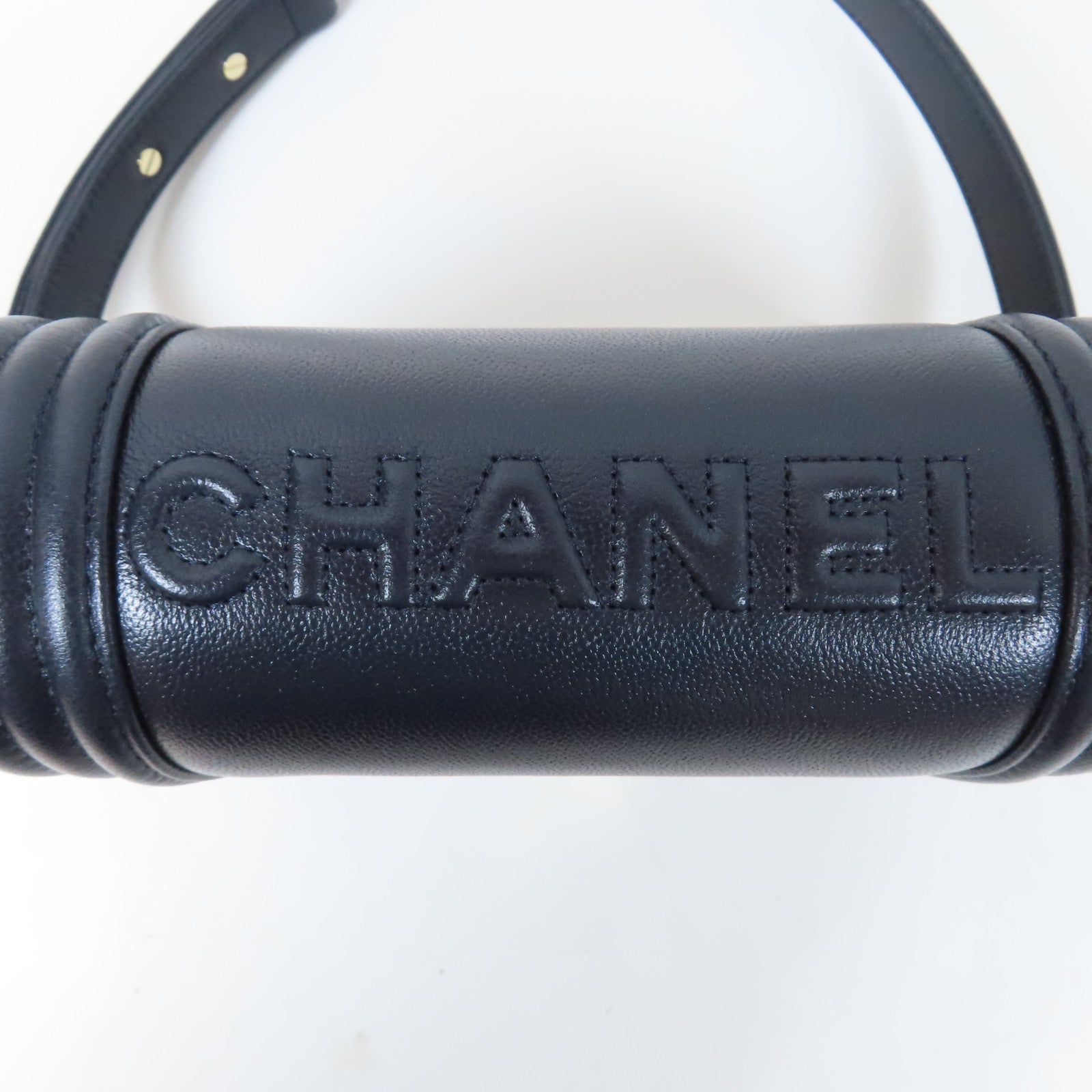 CHANEL Caviar皮革Mini Boy金扣肩背袋深藍色