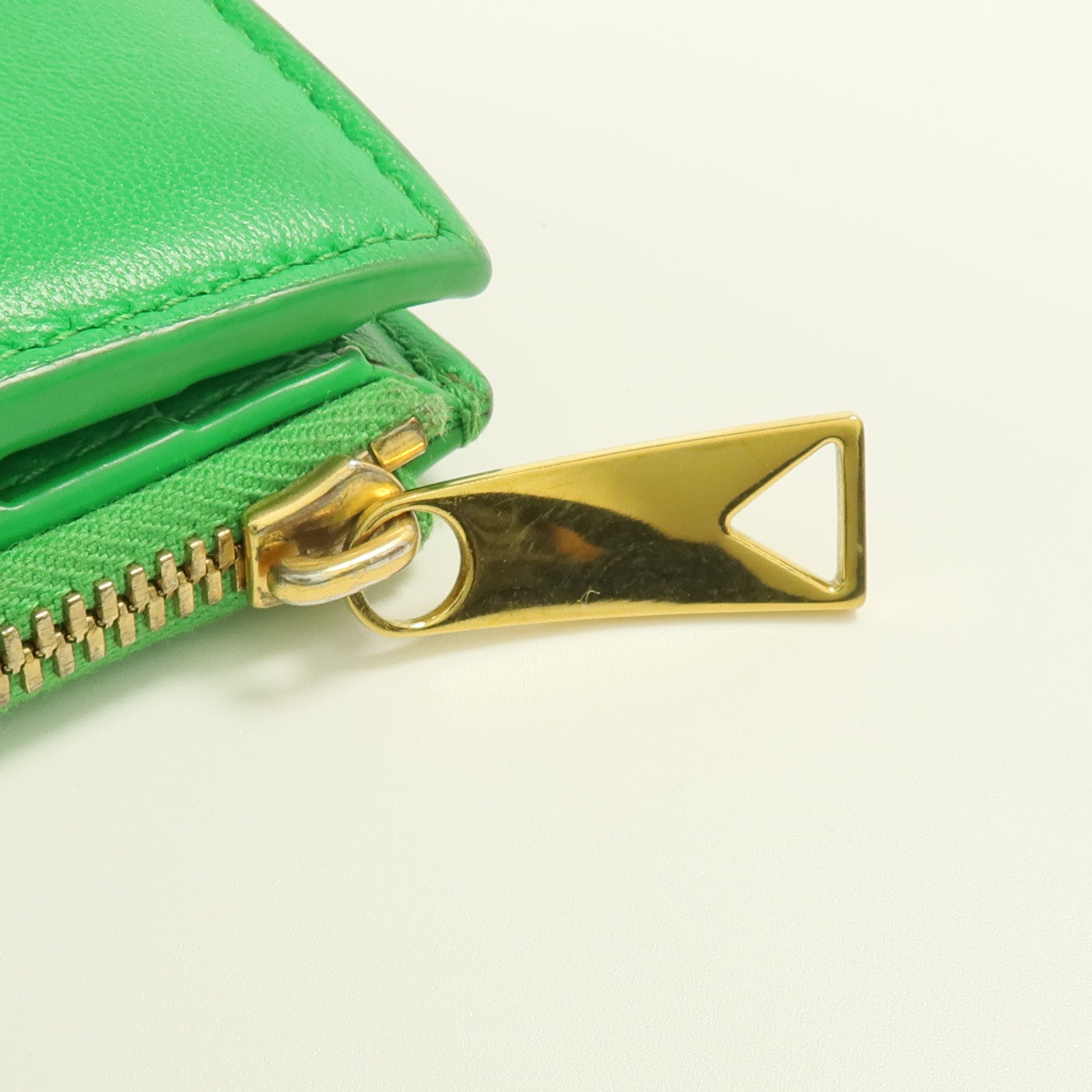 BOTTEGA VENETA 羊皮皮革Wallet金扣錢包