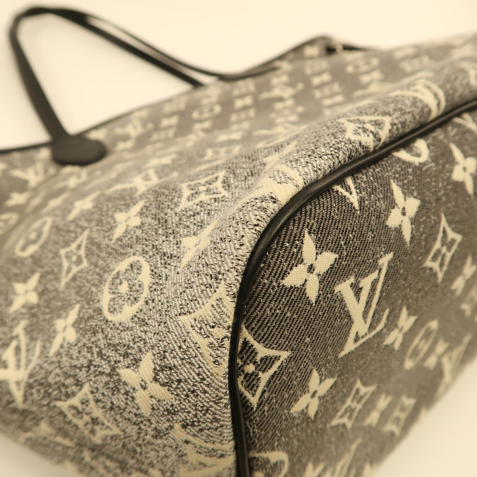 LOUIS VUITTON Monogram Jaquard Denim Neverfull MM銀扣手挽袋灰色/白色