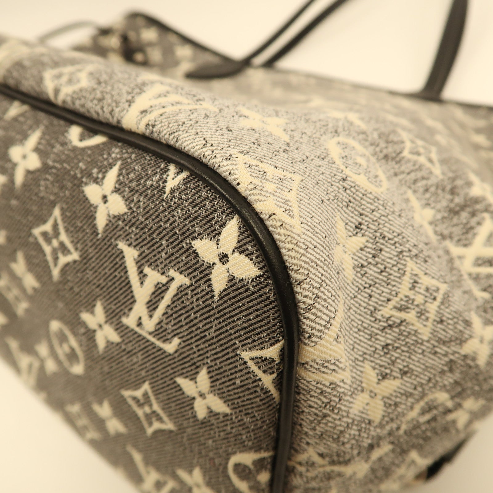 LOUIS VUITTON Monogram Jaquard Denim Neverfull MM銀扣手挽袋灰色/白色