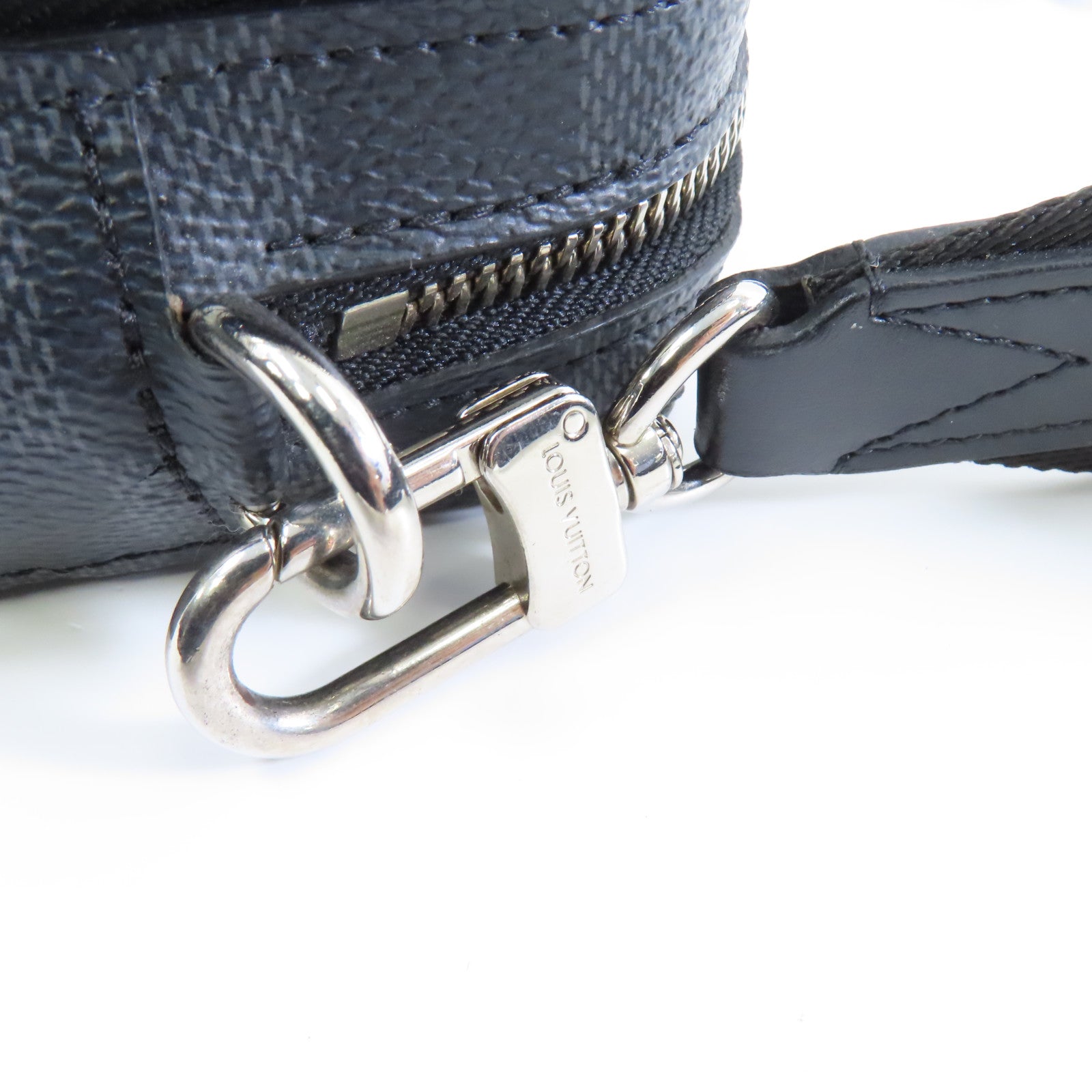 LOUIS VUITTON Damier Graphite Alpha Wearable Wallet銀扣肩背袋黑色