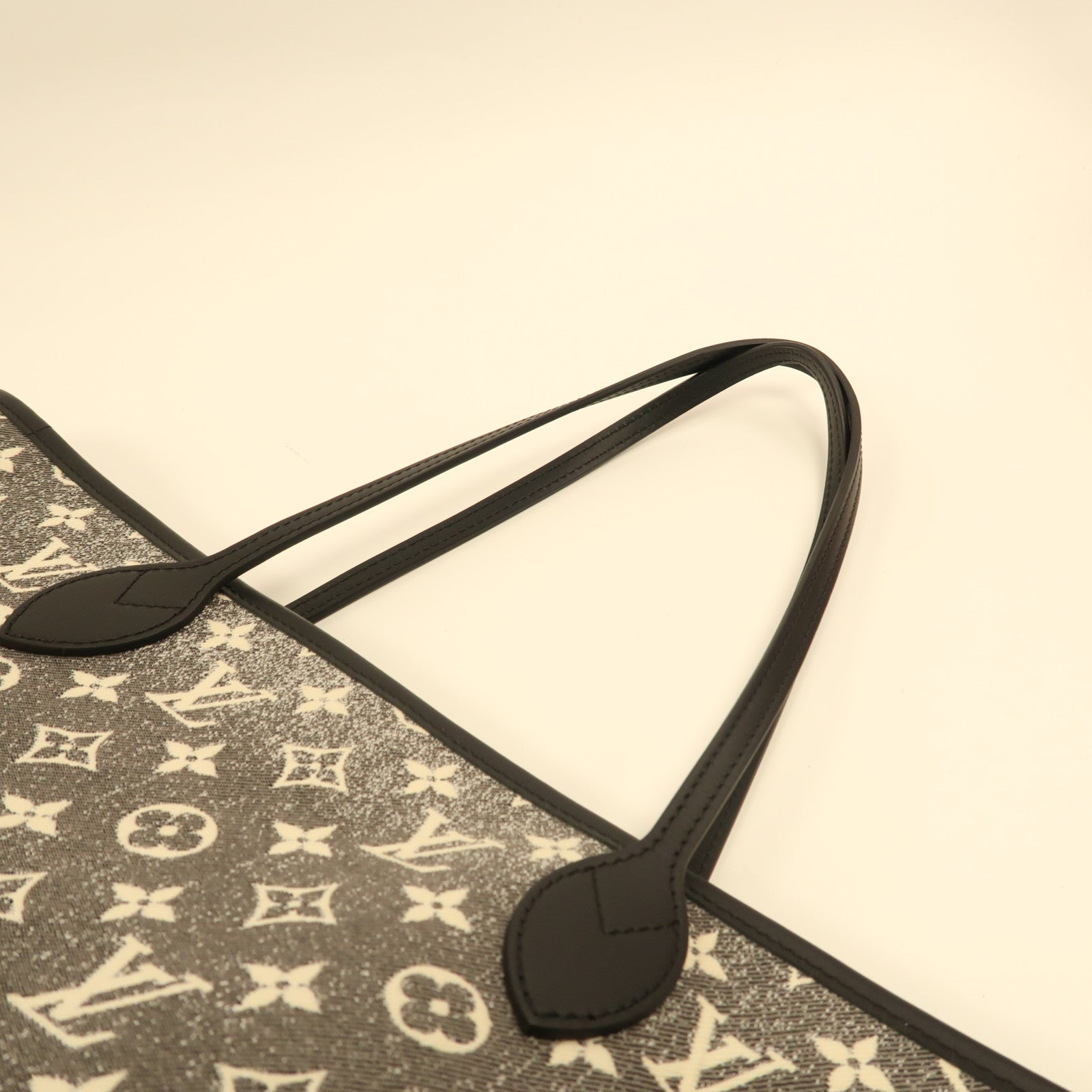 LOUIS VUITTON Monogram Jaquard Denim Neverfull MM銀扣手挽袋灰色/白色