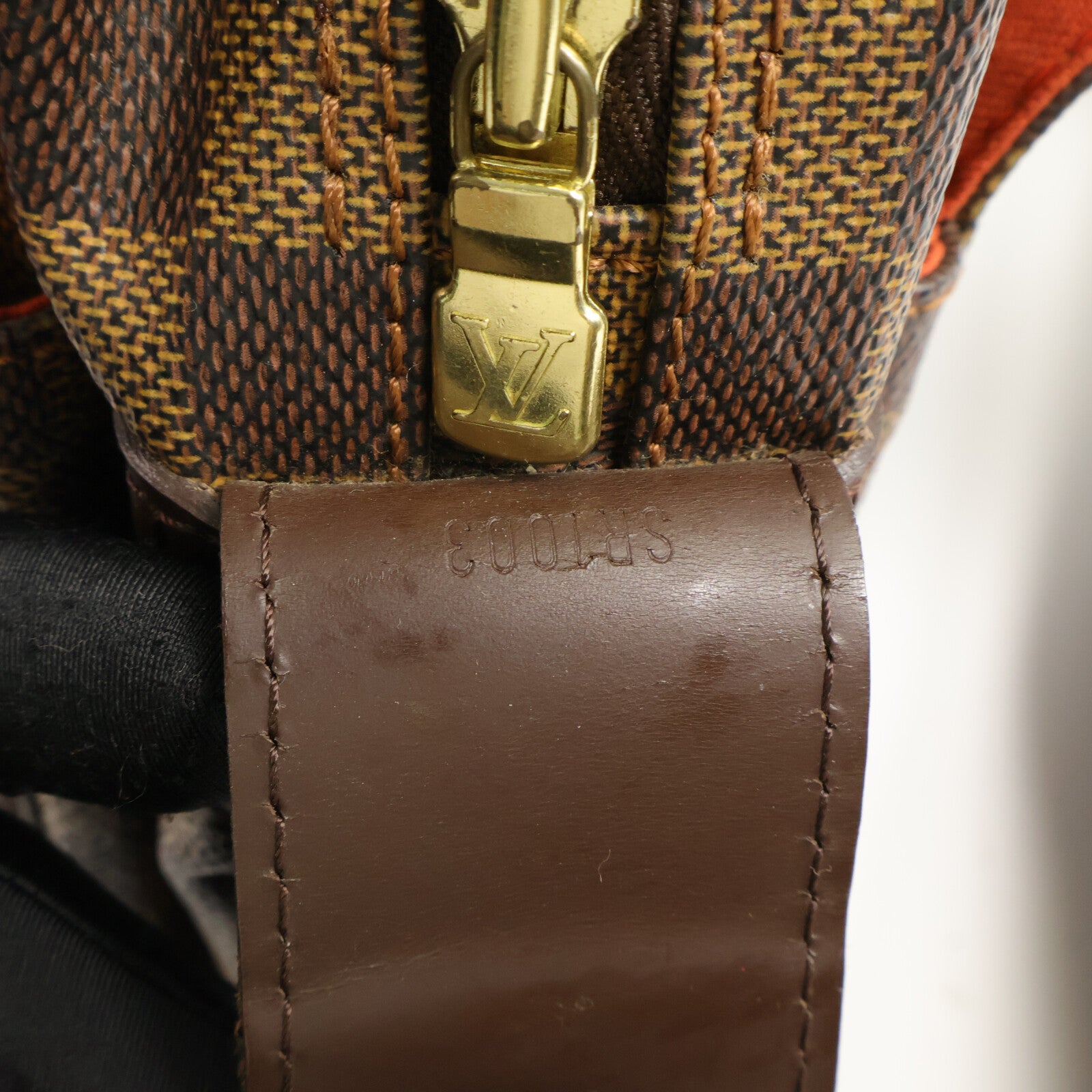 LOUIS VUITTON Damier Naviglio肩背袋