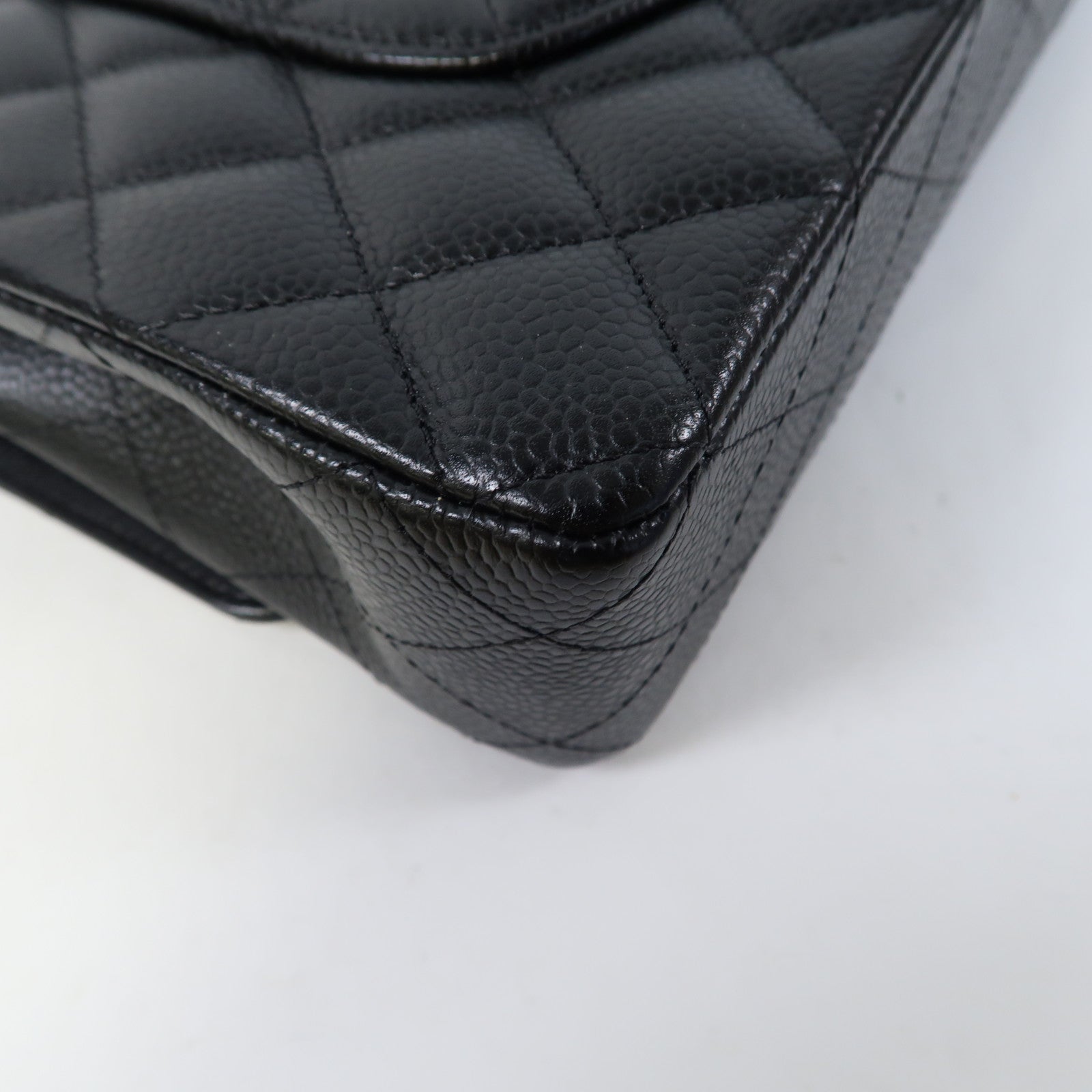 CHANEL 菱格Caviar皮革Classic 25銀扣肩背袋黑色