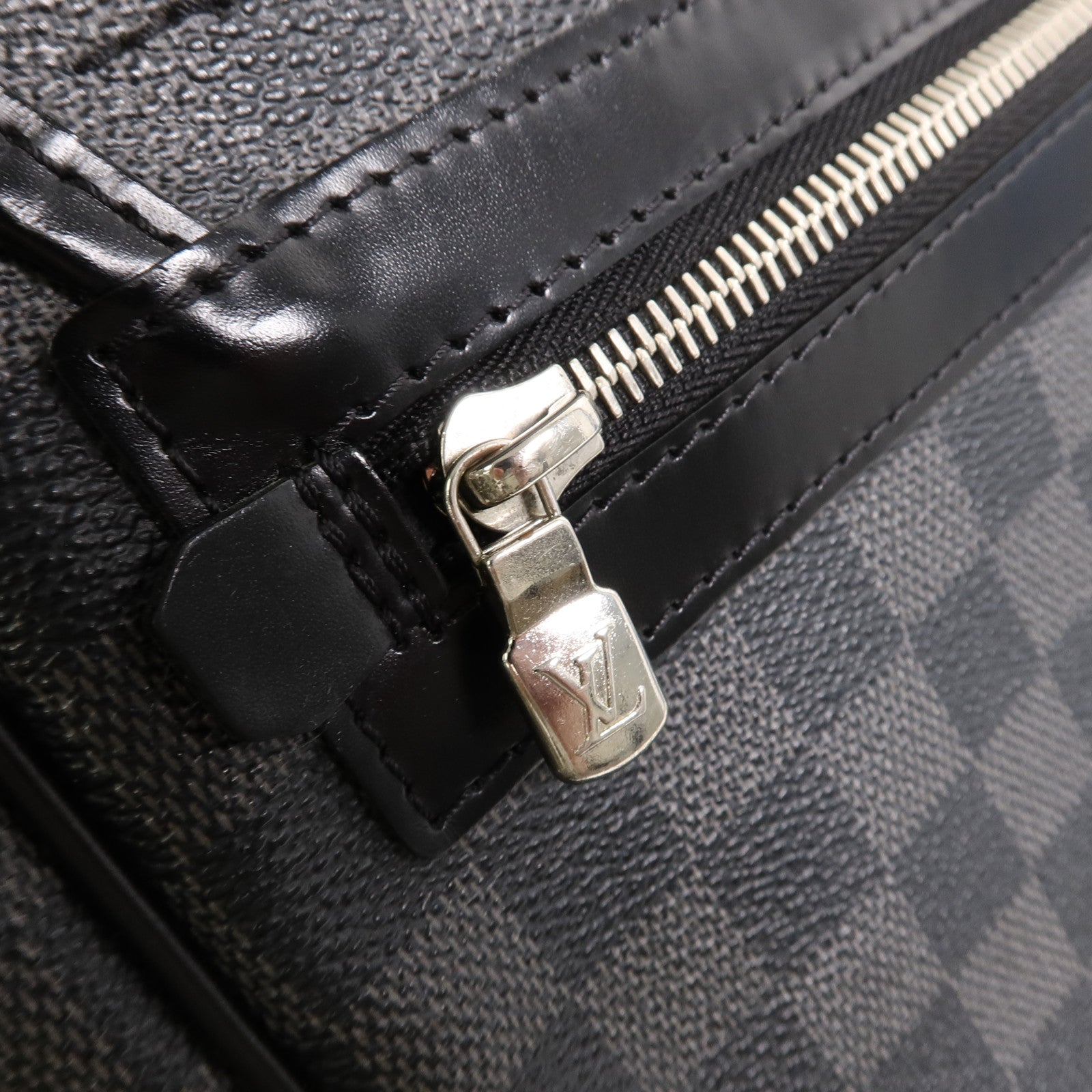 LOUIS VUITTON Damier Graghite Daniel MM肩背袋