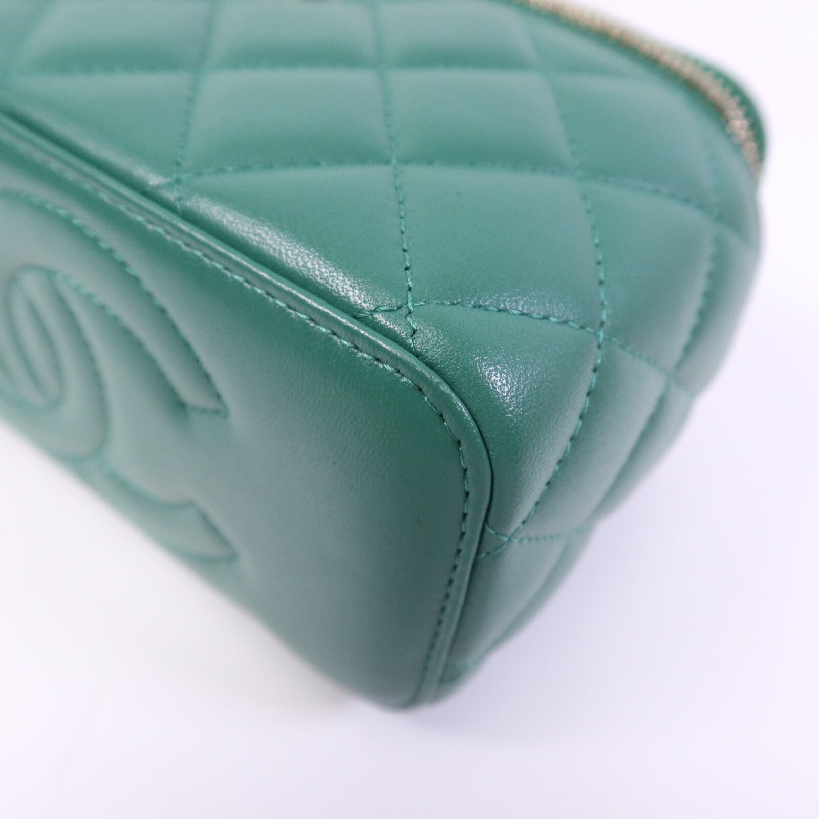 CHANEL 羊皮皮革Vanity Case金扣鏈帶肩背袋