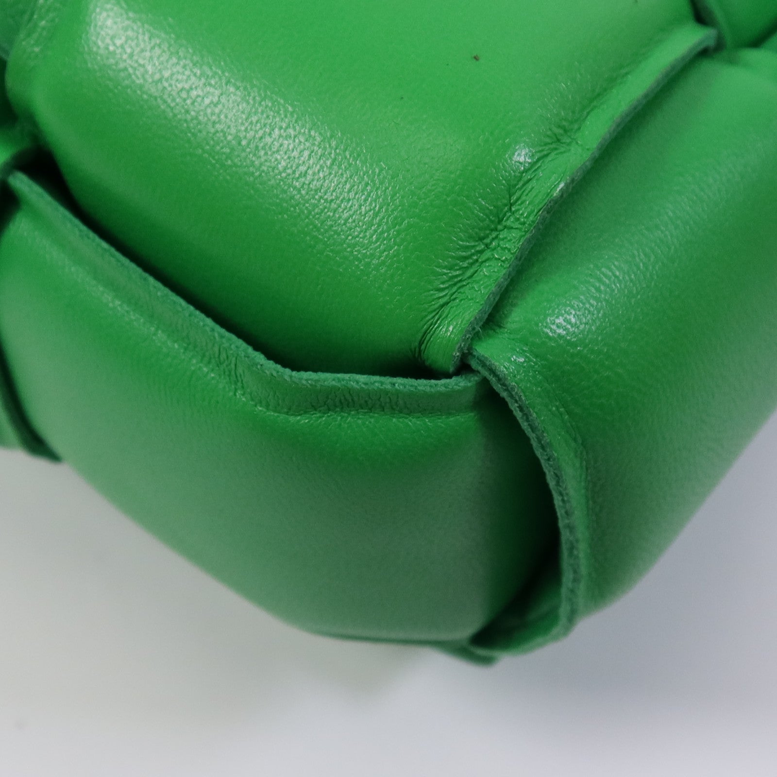 BOTTEGA VENETA 牛皮皮革Casstte Padded銀扣肩背袋