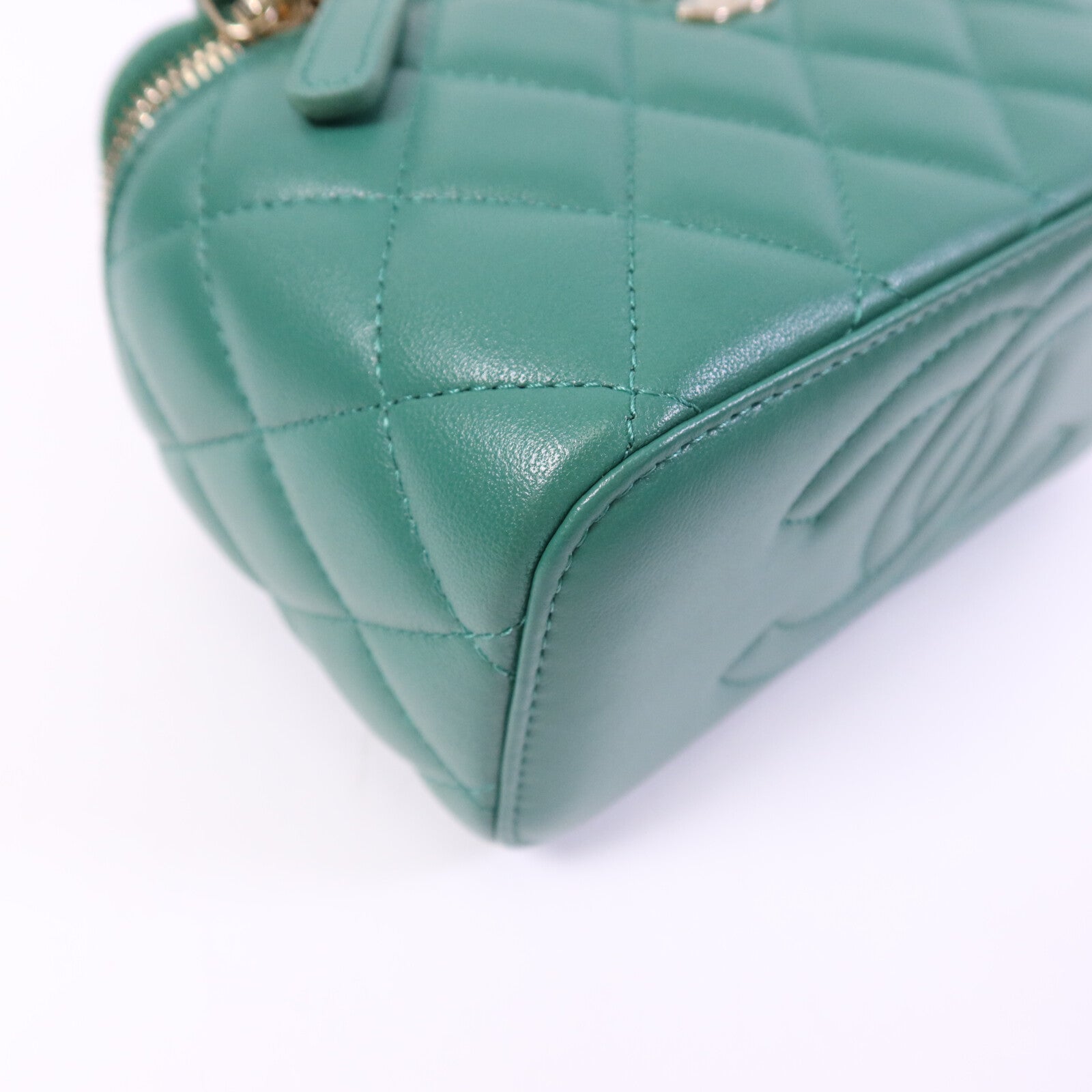 CHANEL 羊皮皮革Vanity Case金扣鏈帶肩背袋