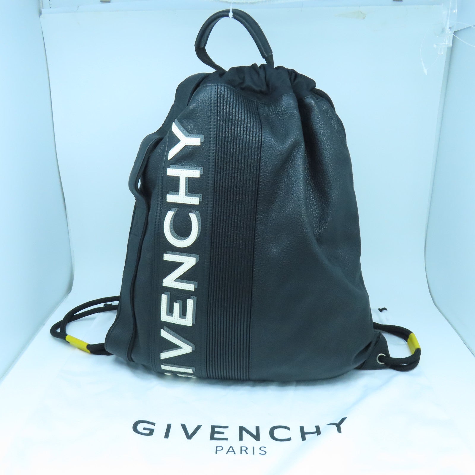GIVENCHY 【激減優惠】牛皮皮革/尼龍Backpack銀扣背包黑色