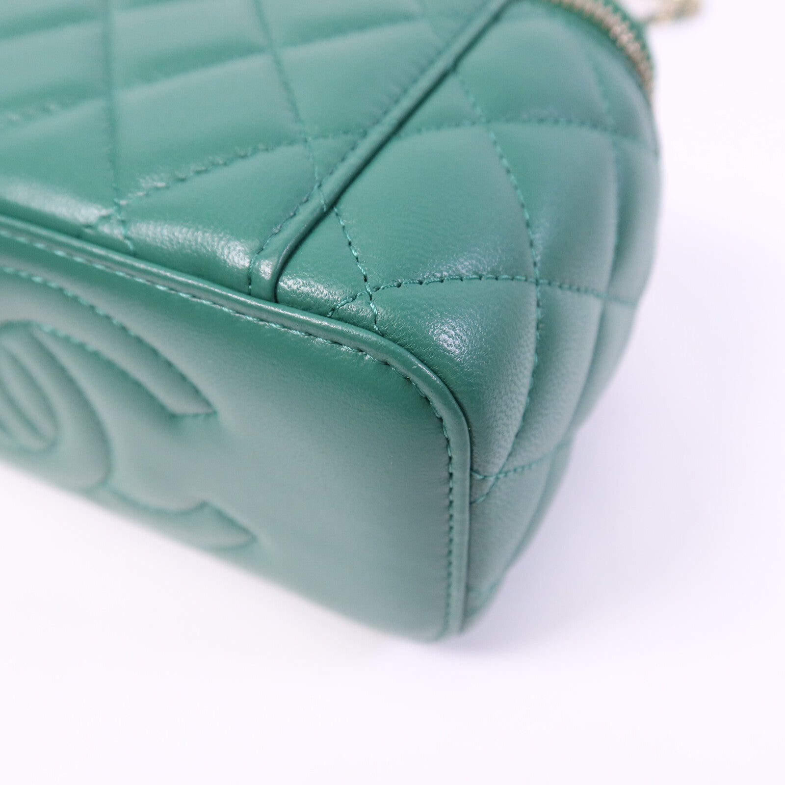 CHANEL 羊皮皮革Vanity Case金扣鏈帶肩背袋