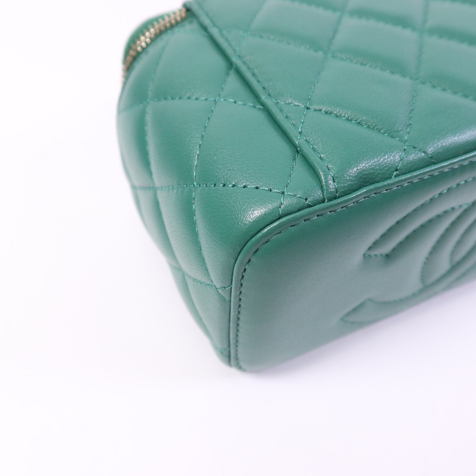CHANEL 羊皮皮革Vanity Case金扣鏈帶肩背袋