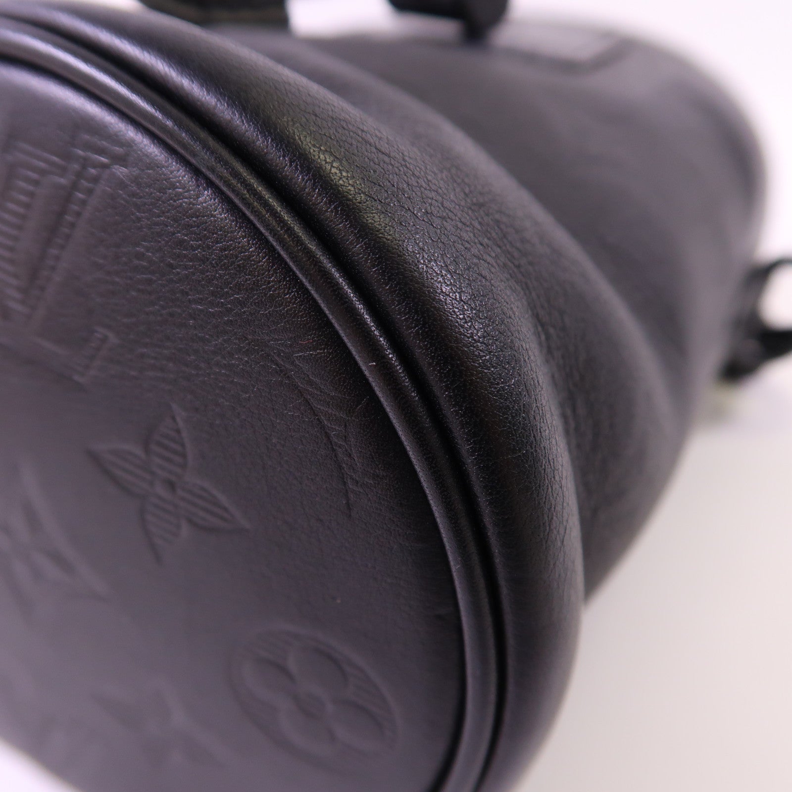 LOUIS VUITTON Monogram Shadow Chalk Nano肩背袋