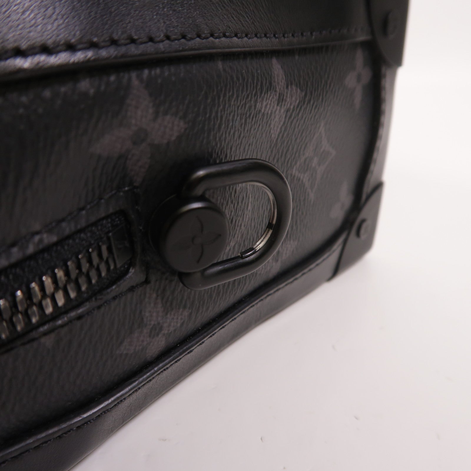 LOUIS VUITTON Monogram Eclipse Soft Trunk肩背袋
