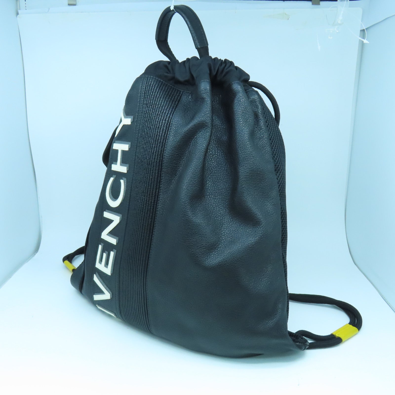 GIVENCHY 【激減優惠】牛皮皮革/尼龍Backpack銀扣背包黑色