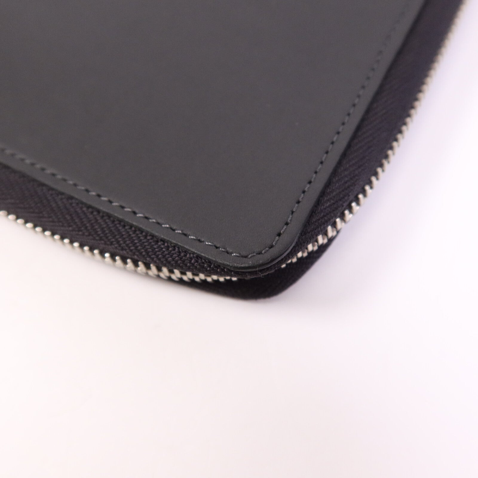 LOUIS VUITTON 【激減優惠】牛皮皮革E-Zip Long V-Line銀扣手拿包