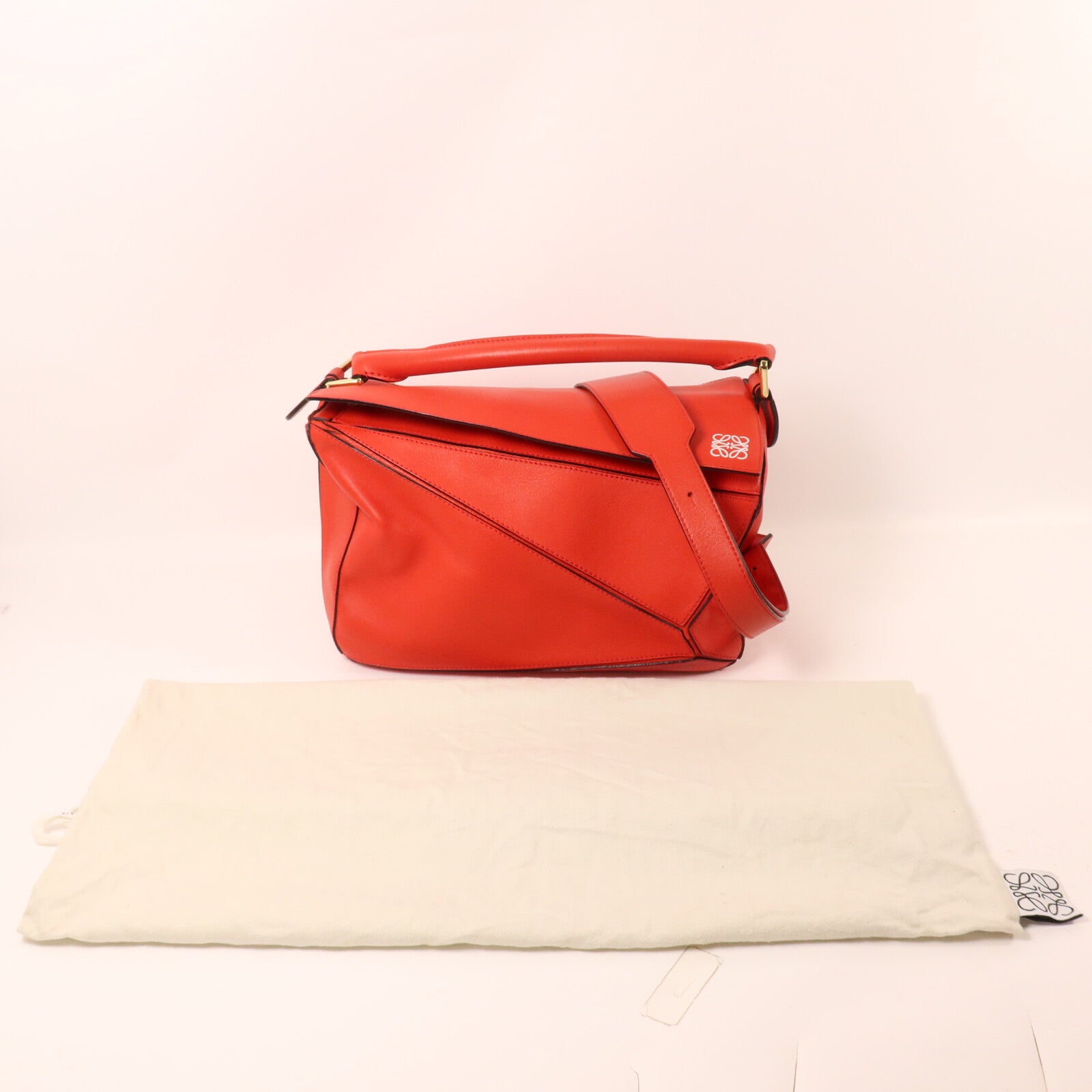LOEWE 牛皮皮革Puzzle Medium手挽肩背兩用袋
