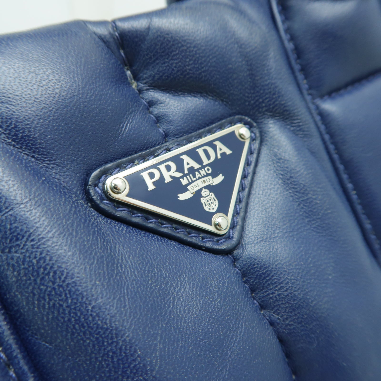 PRADA 羊皮皮革Nappa Bomber銀扣手挽肩背兩用袋深藍色