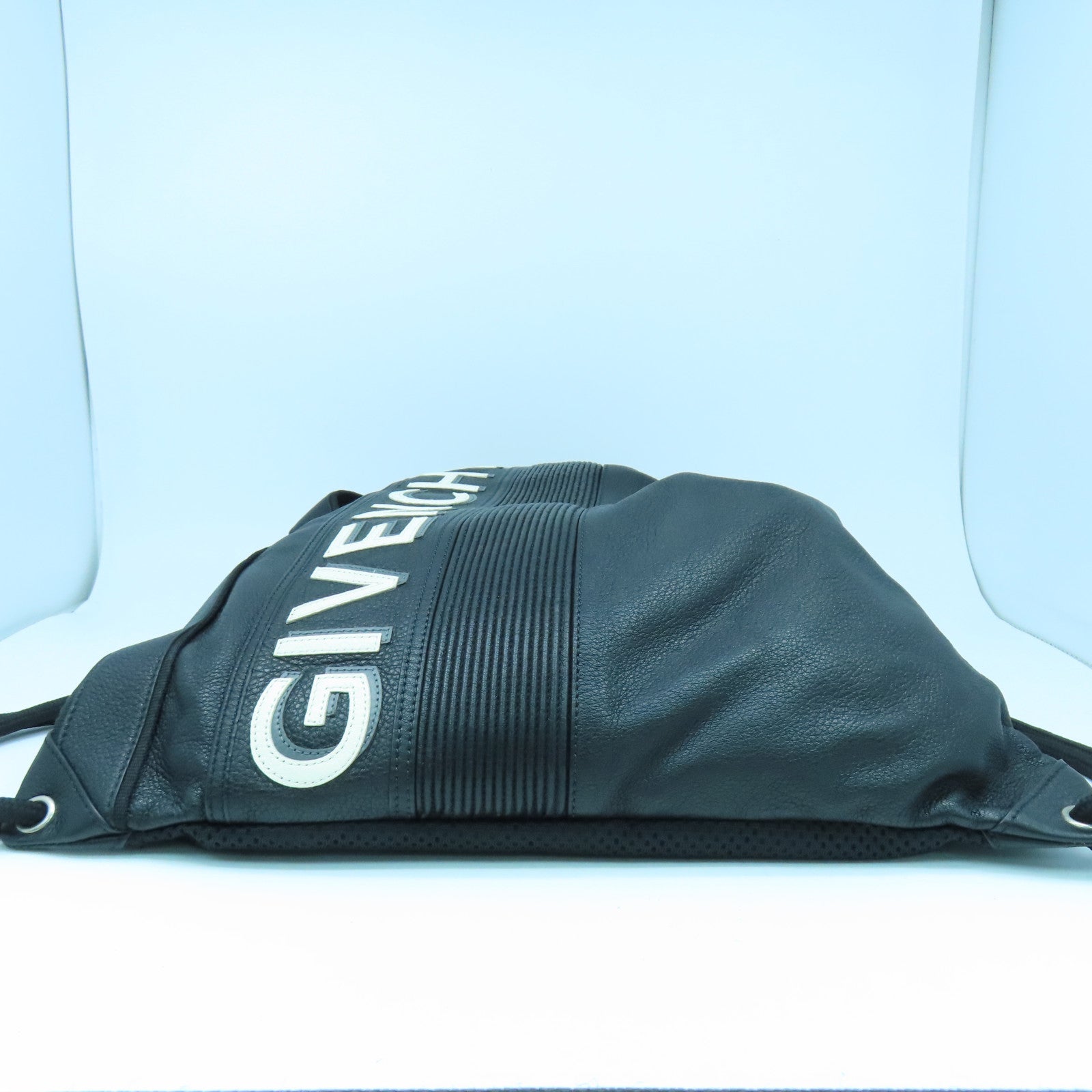 GIVENCHY 【激減優惠】牛皮皮革/尼龍Backpack銀扣背包黑色