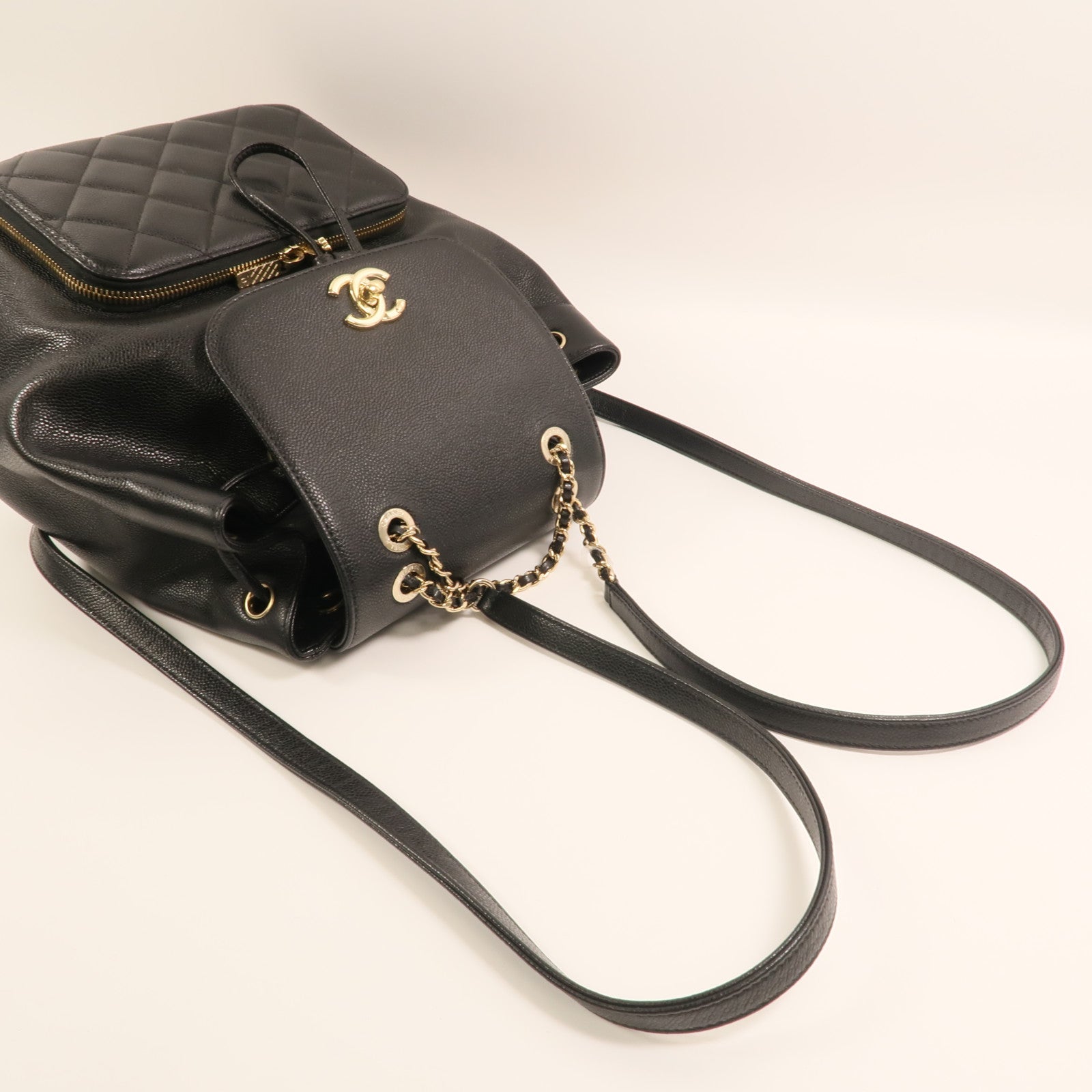 CHANEL 牛皮皮革Affinity Backpack金扣鏈帶背包