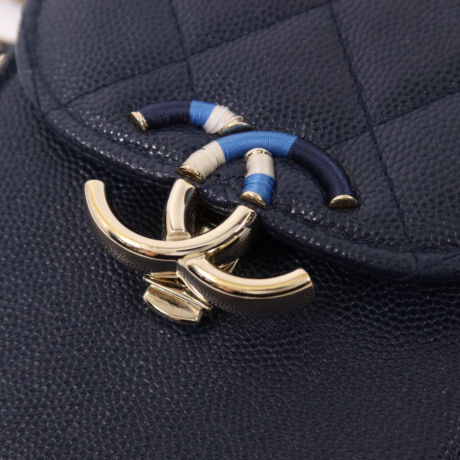 CHANEL 牛皮皮革CC Quilted Phone金扣鏈帶肩背袋