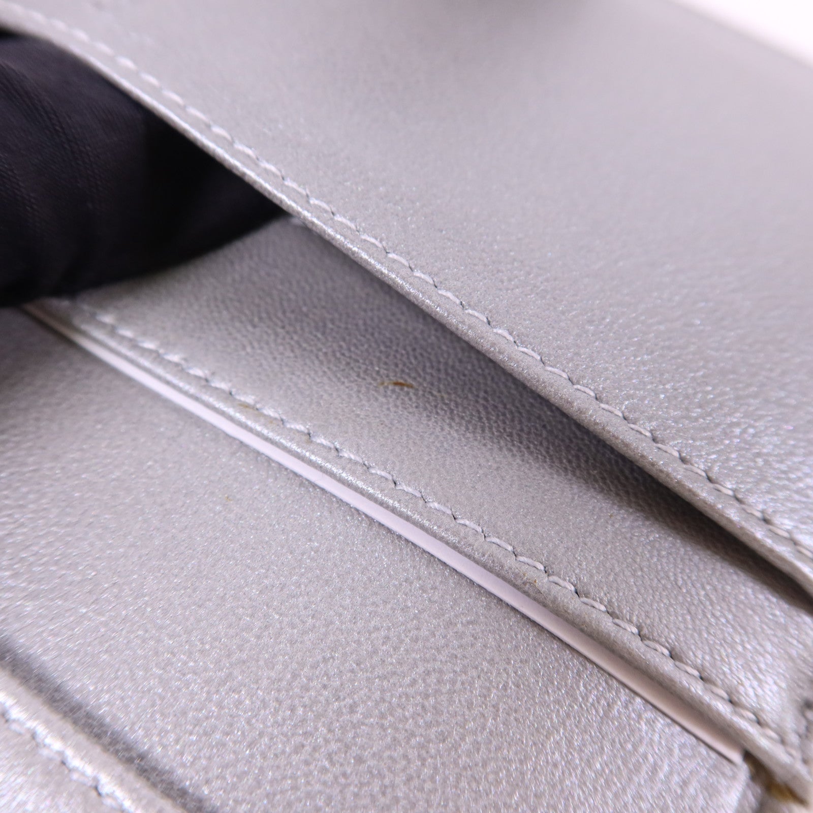 CHANEL 羊皮皮革Camellia Wallet銀扣錢包