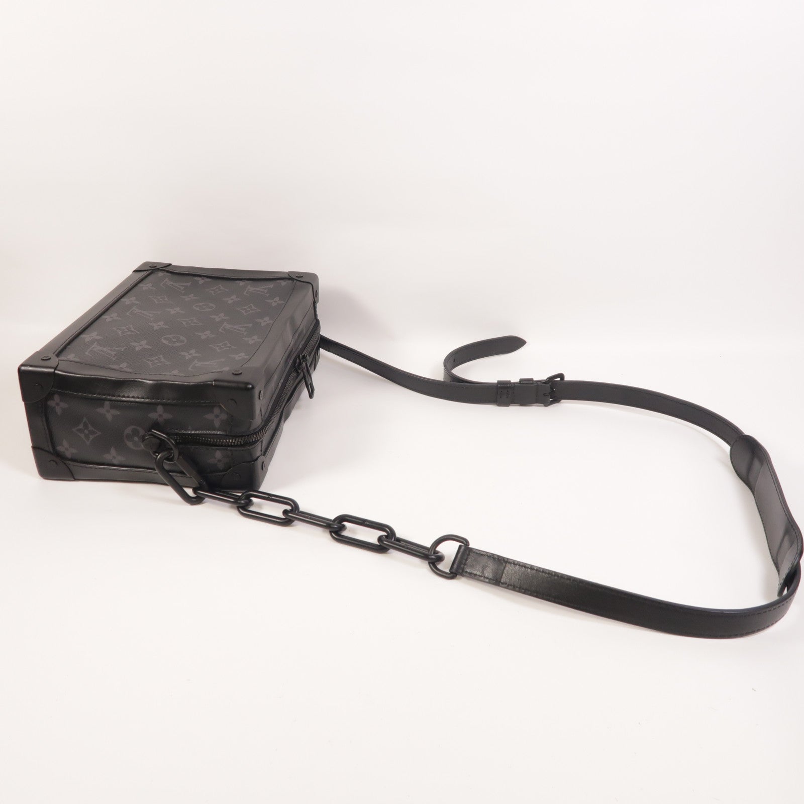 LOUIS VUITTON Monogram Eclipse Soft Trunk肩背袋