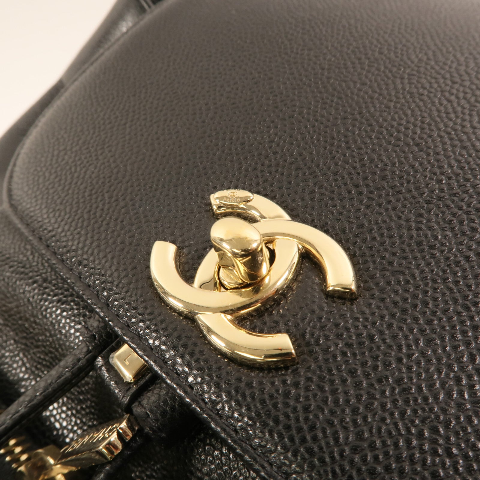 CHANEL 牛皮皮革Affinity Backpack金扣鏈帶背包