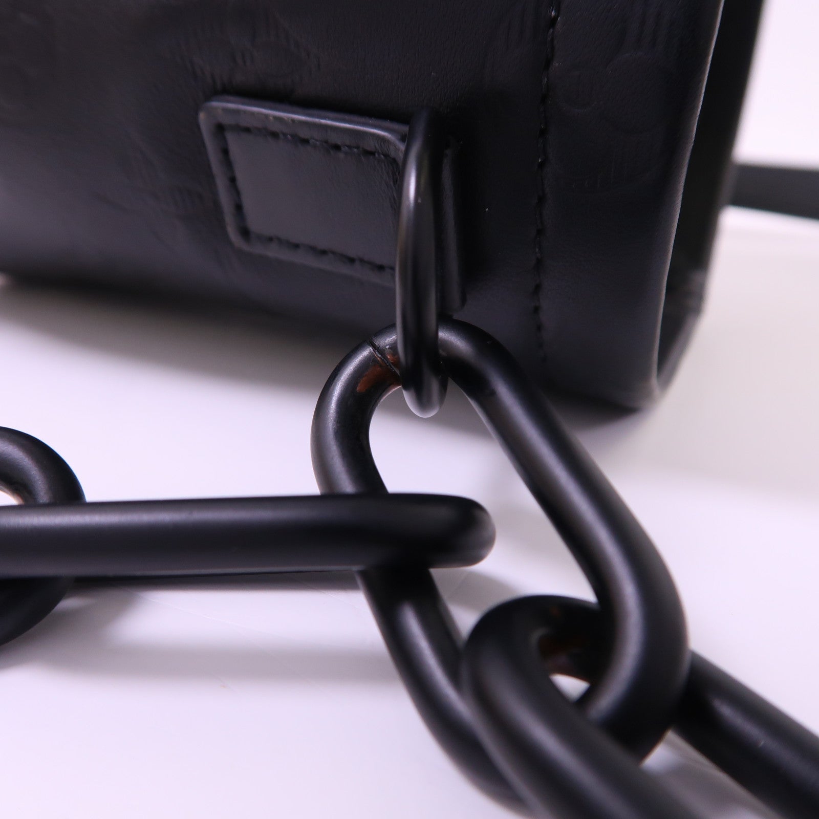 LOUIS VUITTON 【激減優惠】Monogram Shadow Chalk Nano肩背袋