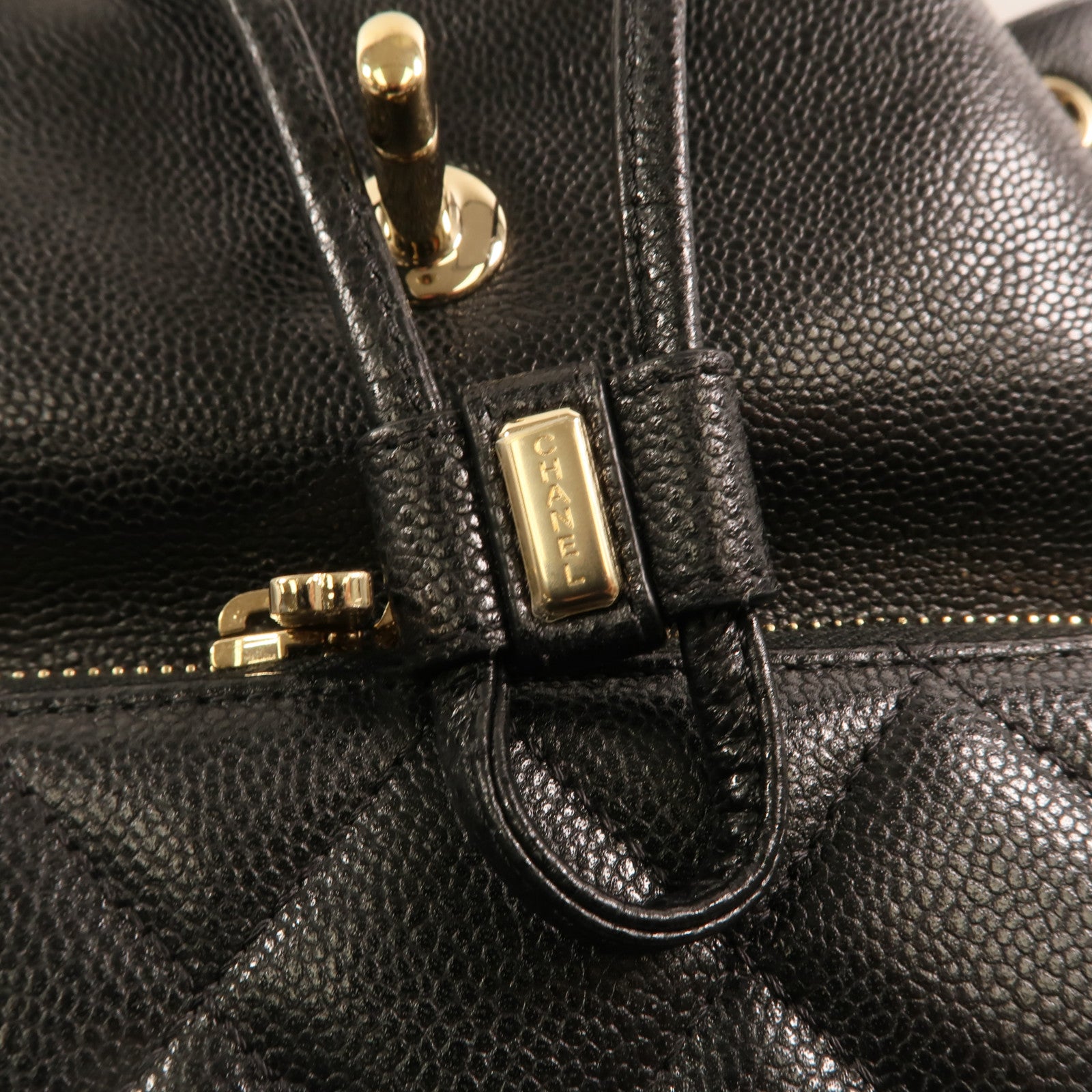 CHANEL 牛皮皮革Affinity Backpack金扣鏈帶背包