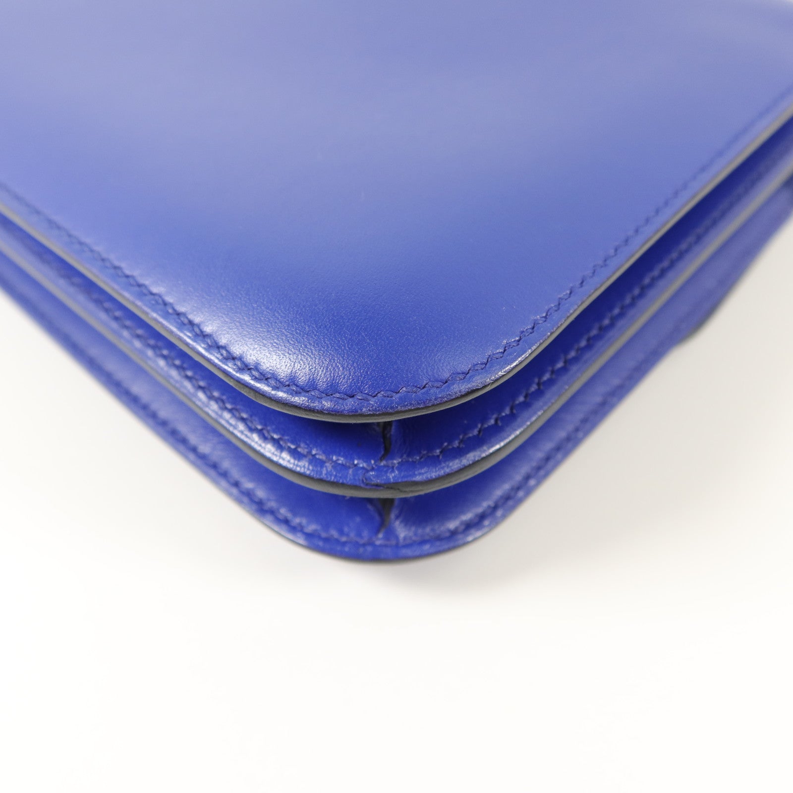 HERMES Tadelakt皮革Constance Mini肩背袋Bleu Electrique