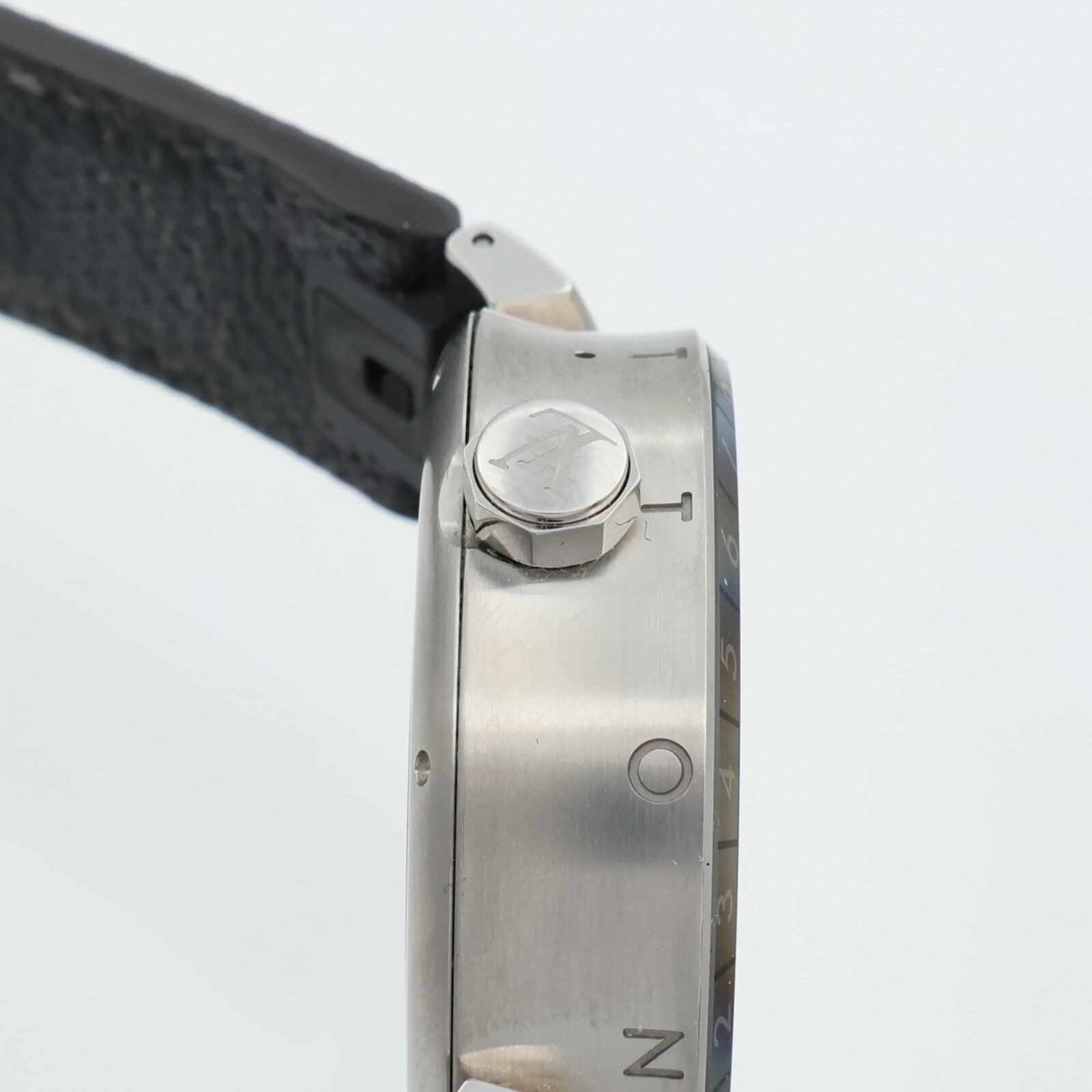 LOUIS VUITTON Tambour Horizon Smart Watch QA004