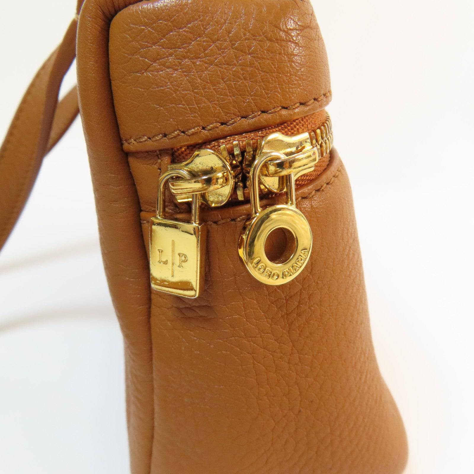 Loro Piana 牛皮皮革L19金扣手挽肩背兩用袋