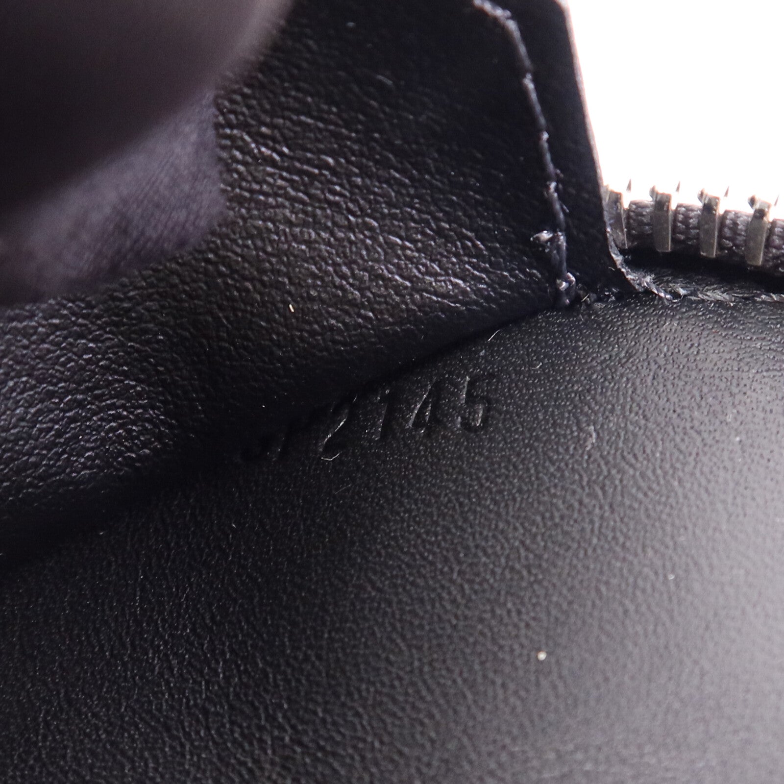 LOUIS VUITTON 【激減優惠】牛皮皮革E-Zip Long V-Line銀扣手拿包