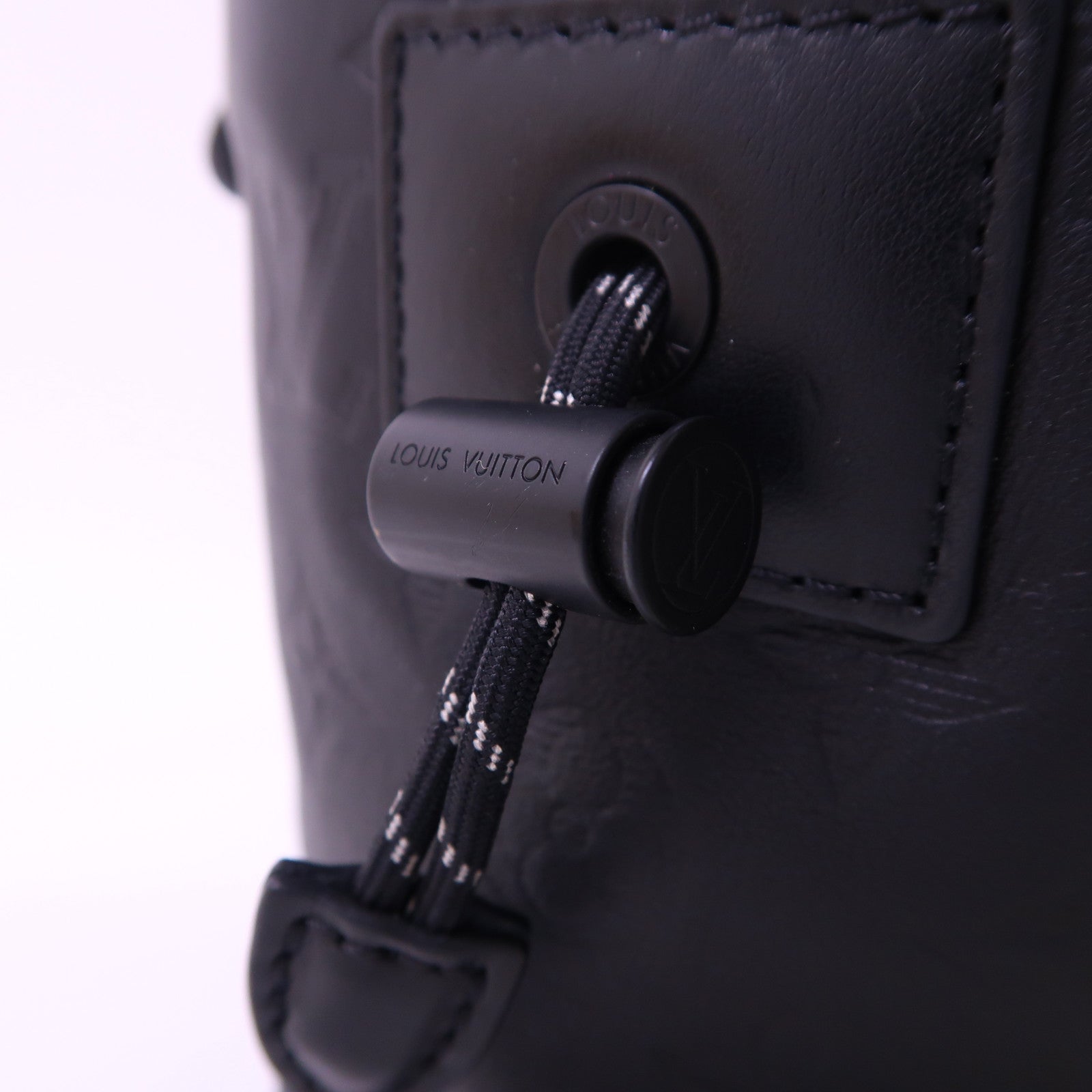 LOUIS VUITTON Monogram Shadow Chalk Nano肩背袋