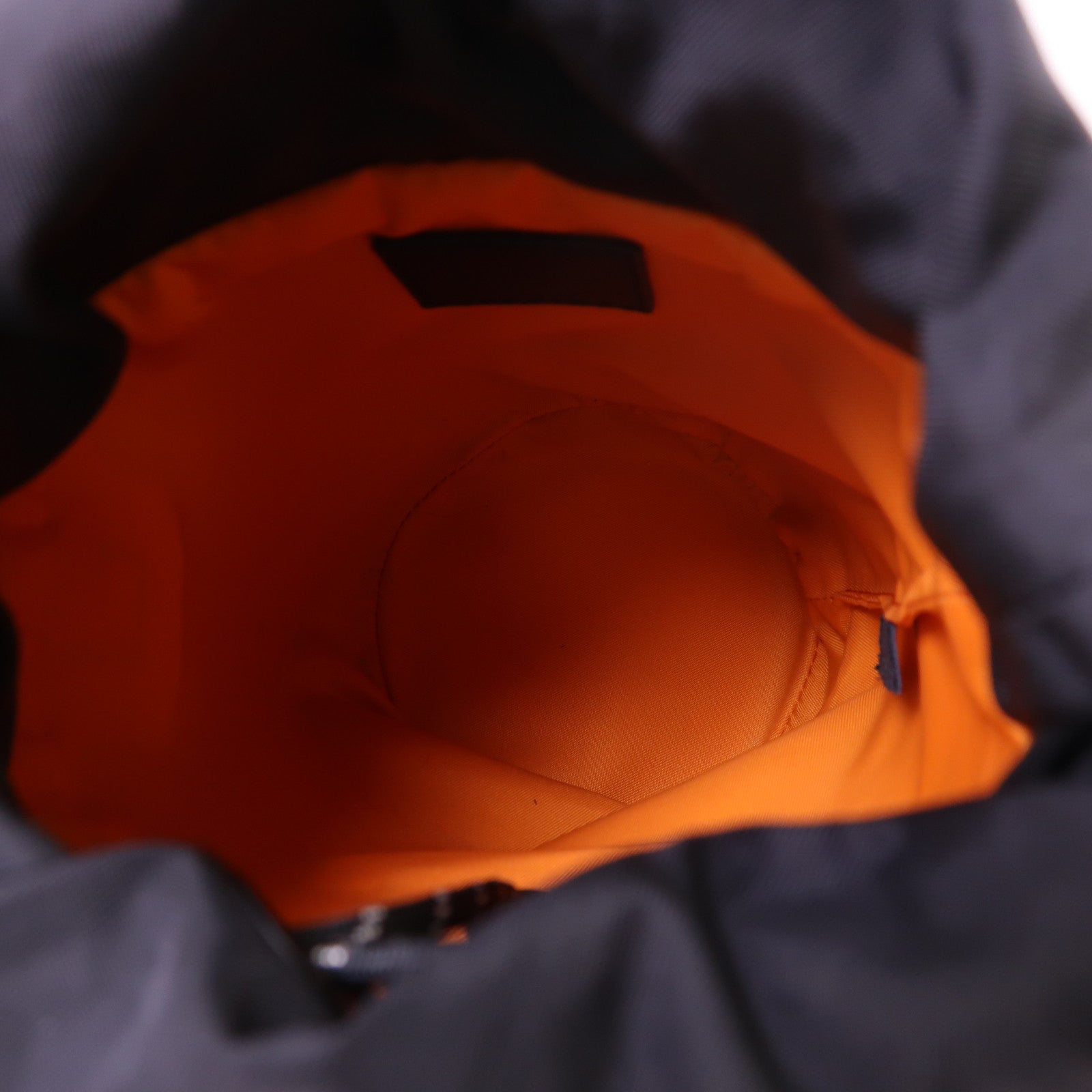 LOUIS VUITTON Monogram Shadow Chalk Nano肩背袋